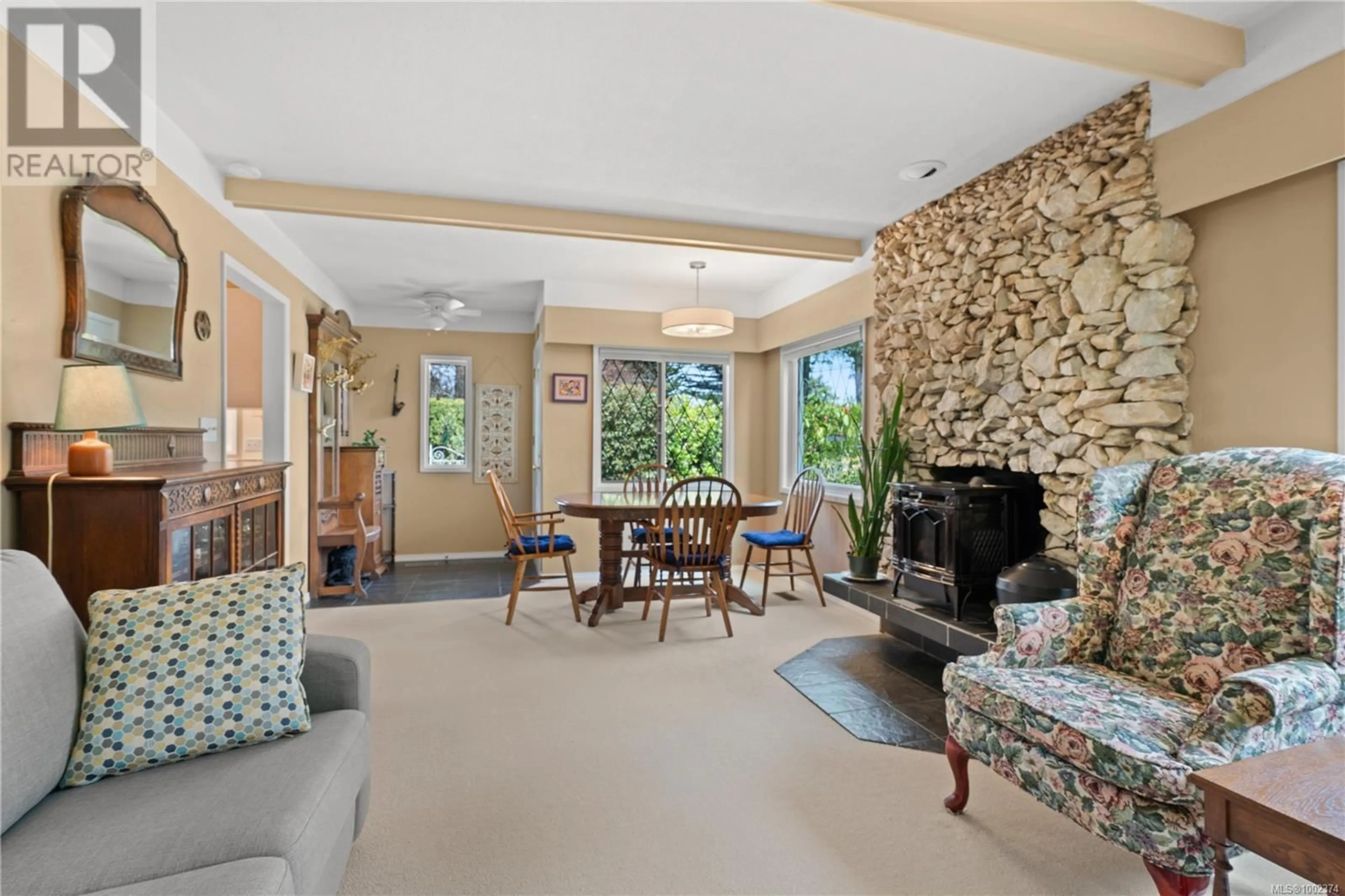 Living room with furniture, unknown for 10270 RESTHAVEN DRIVE, Sidney British Columbia V8L3H4
