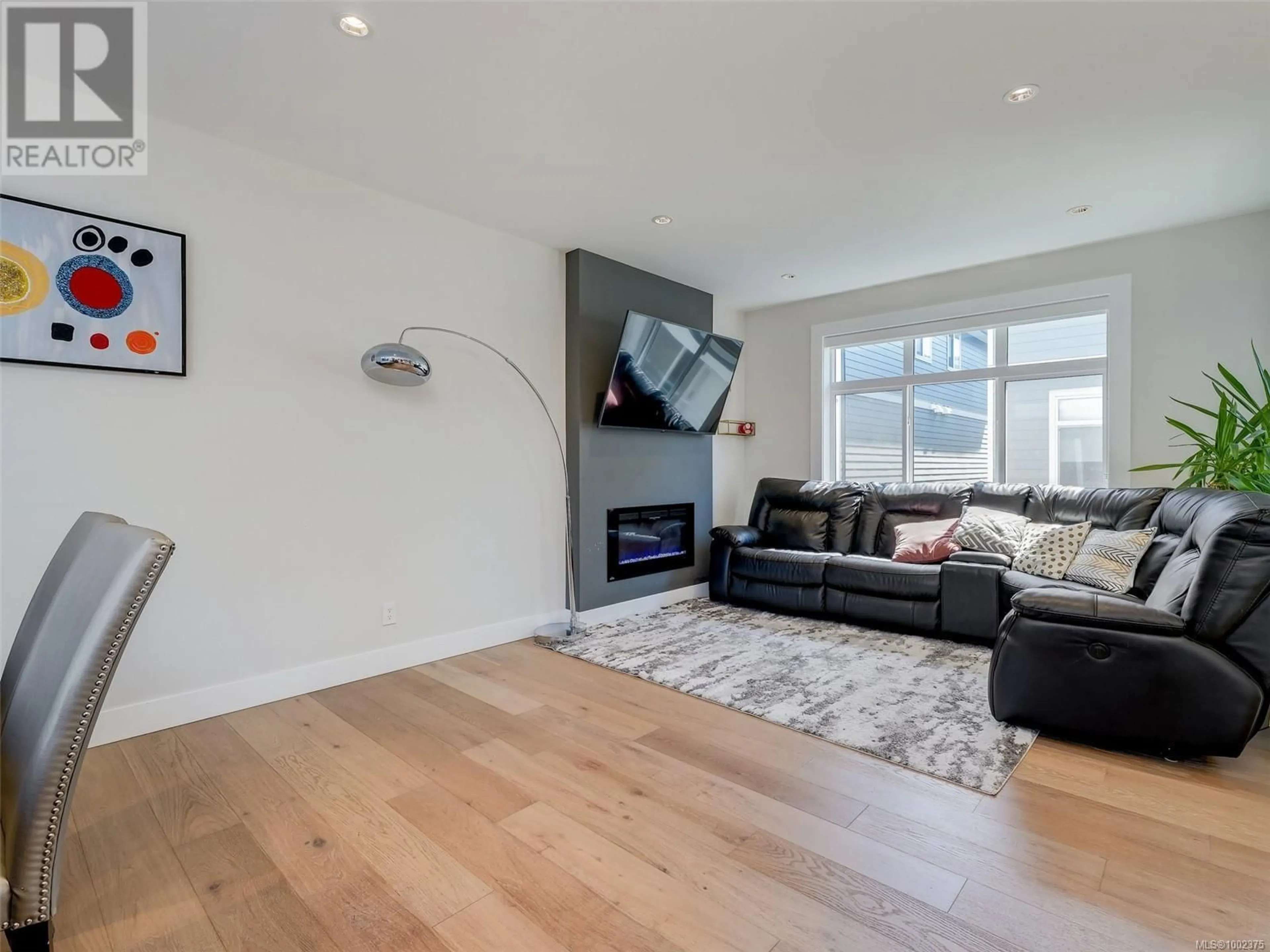 Living room with furniture, unknown for 118 - 946 JENKINS AVENUE, Langford British Columbia V9B2N7