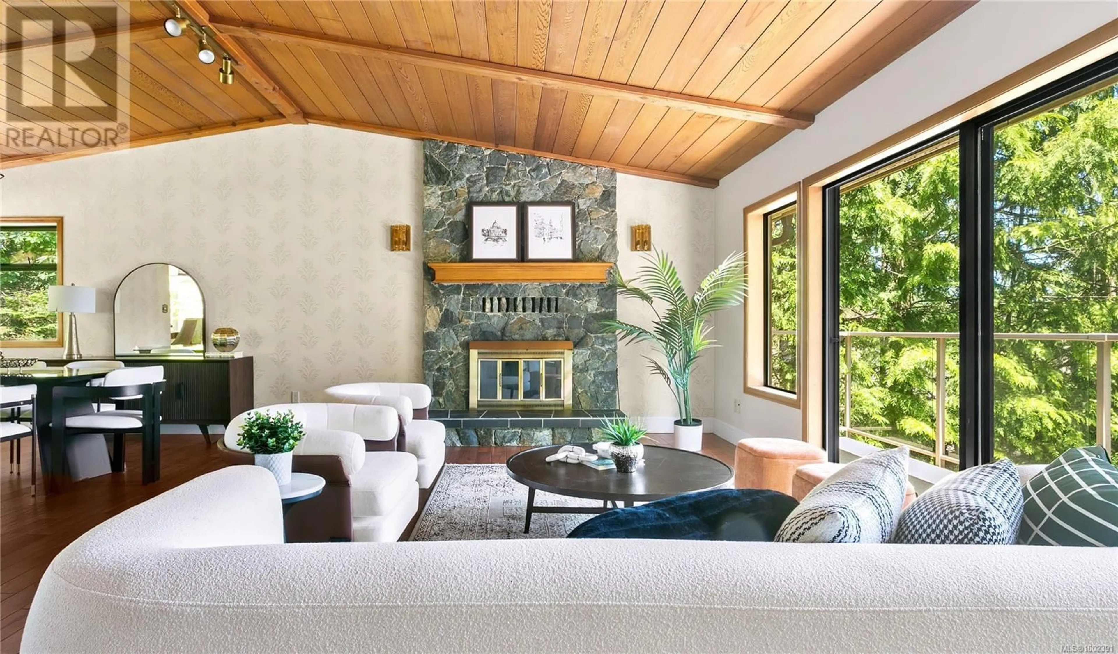 Living room with furniture, unknown for 1129 FAITHWOOD PLACE, Saanich British Columbia V8X4Y6