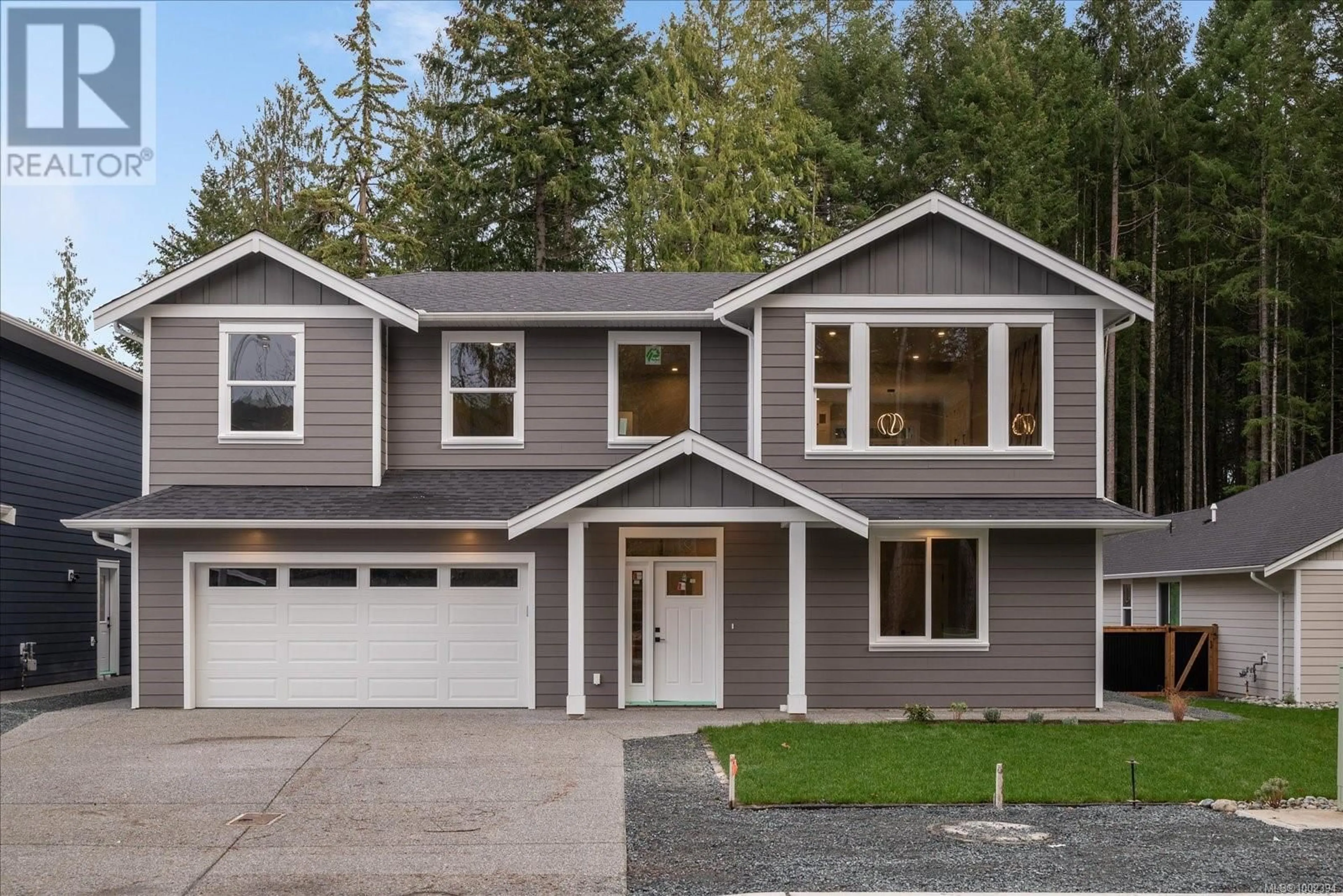 Home with vinyl exterior material, street for 811 STRINGER WAY, Ladysmith British Columbia V9G0A7