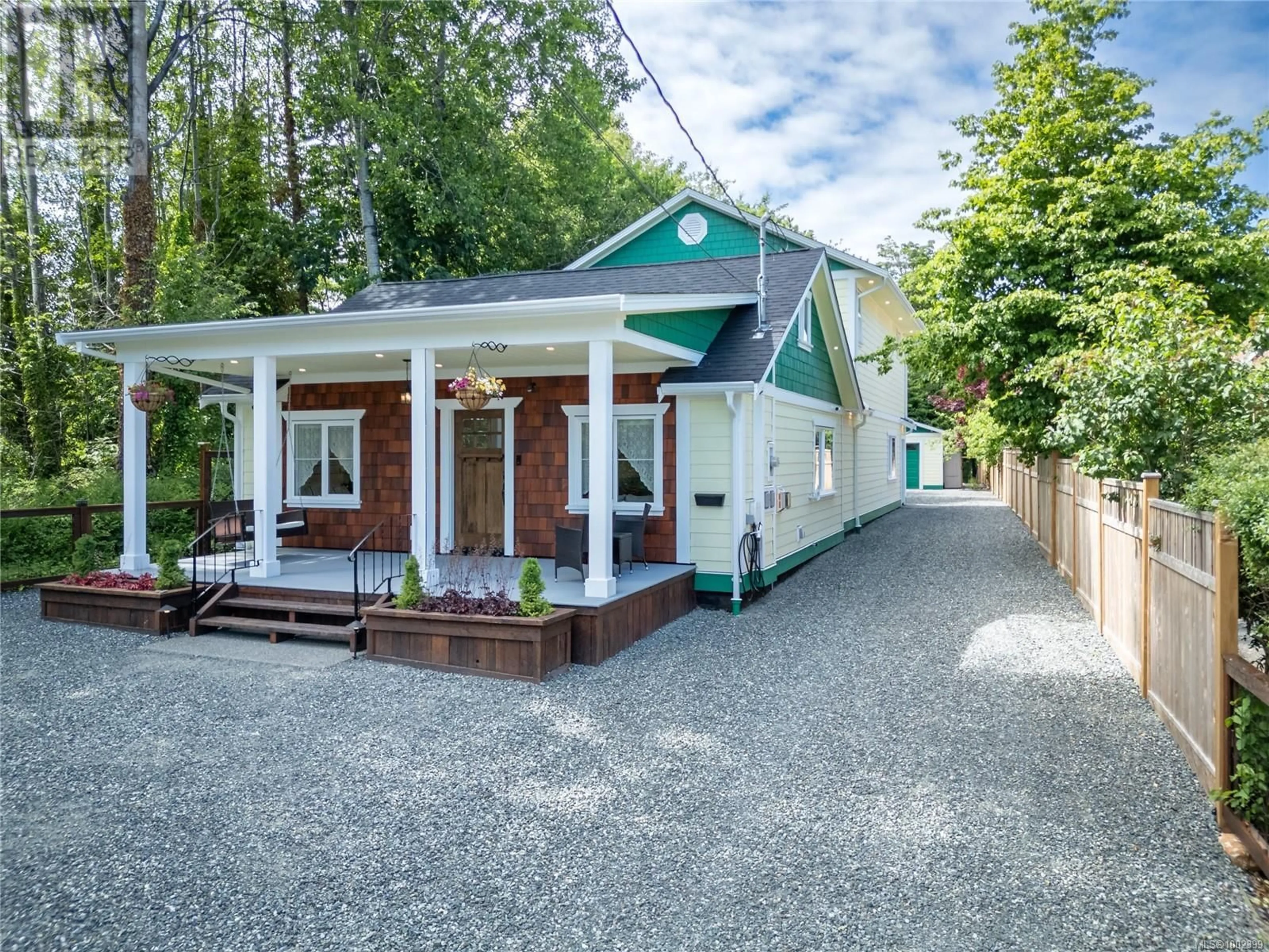 Unknown for 877 3RD STREET, Courtenay British Columbia V9N1E9