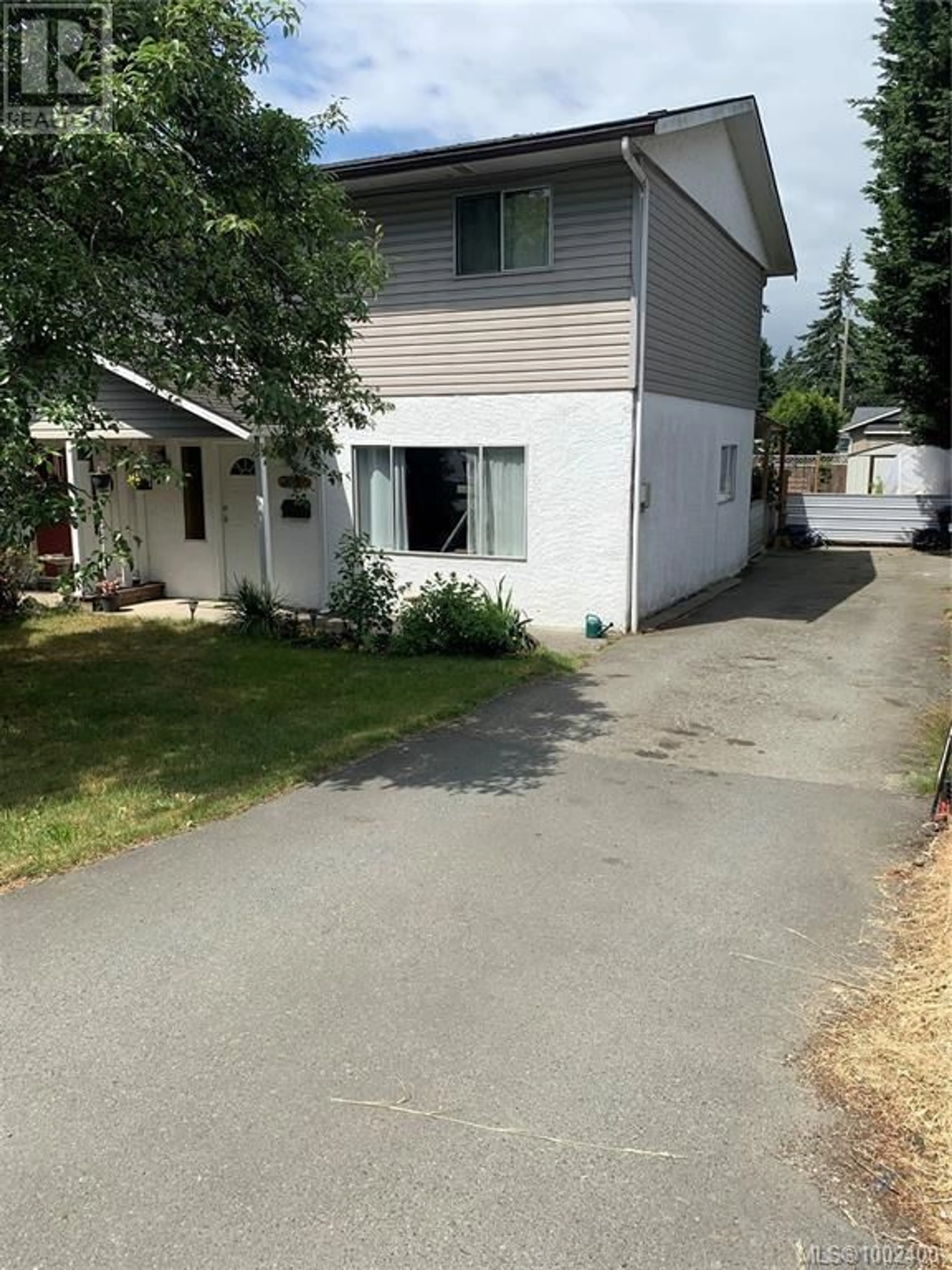 A pic from outside/outdoor area/front of a property/back of a property/a pic from drone, street for 2832 JACKLIN ROAD, Langford British Columbia V9B3X9