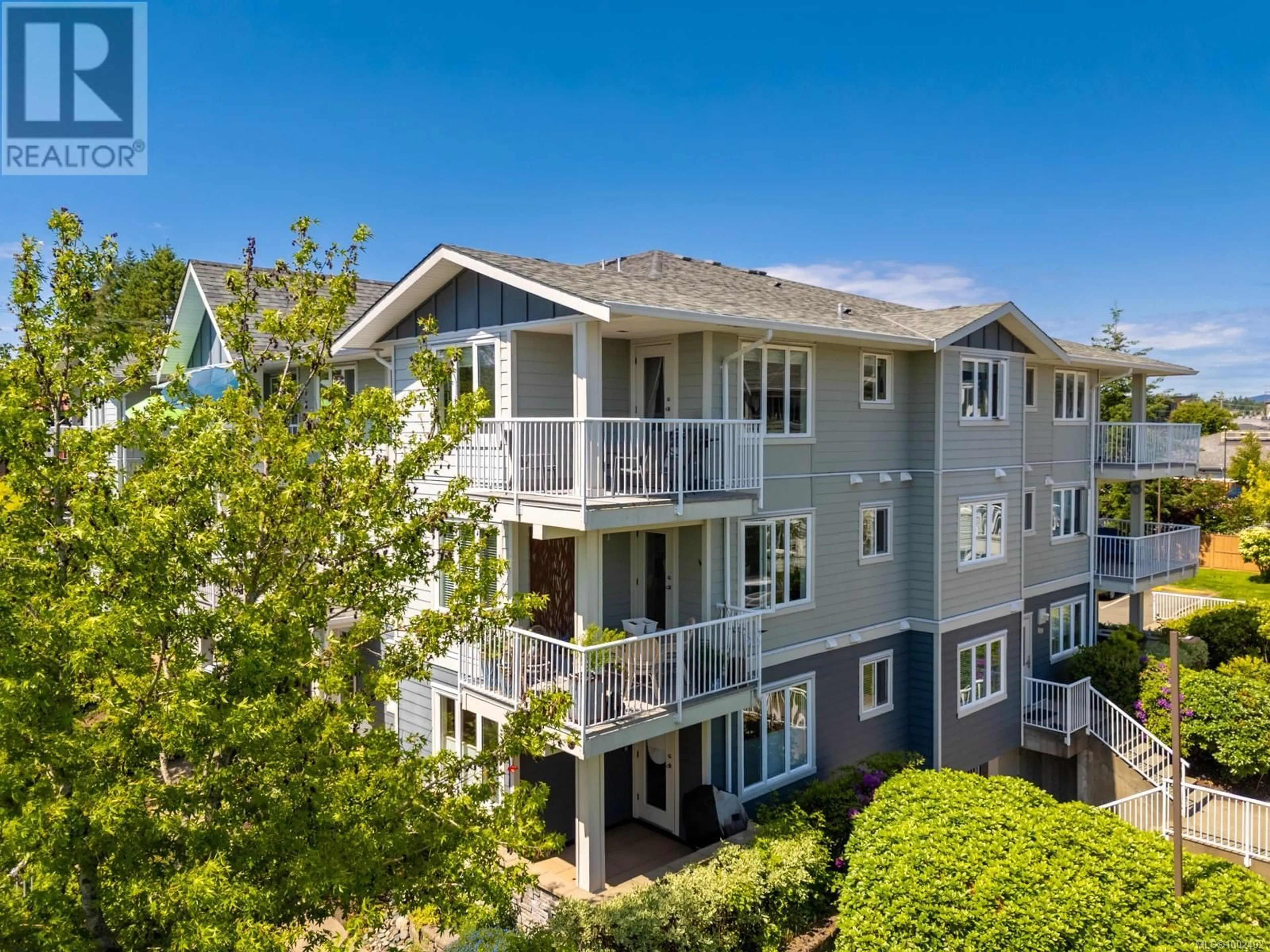 A pic from outside/outdoor area/front of a property/back of a property/a pic from drone, unknown for 35 - 119 20TH STREET, Courtenay British Columbia V9N8B1