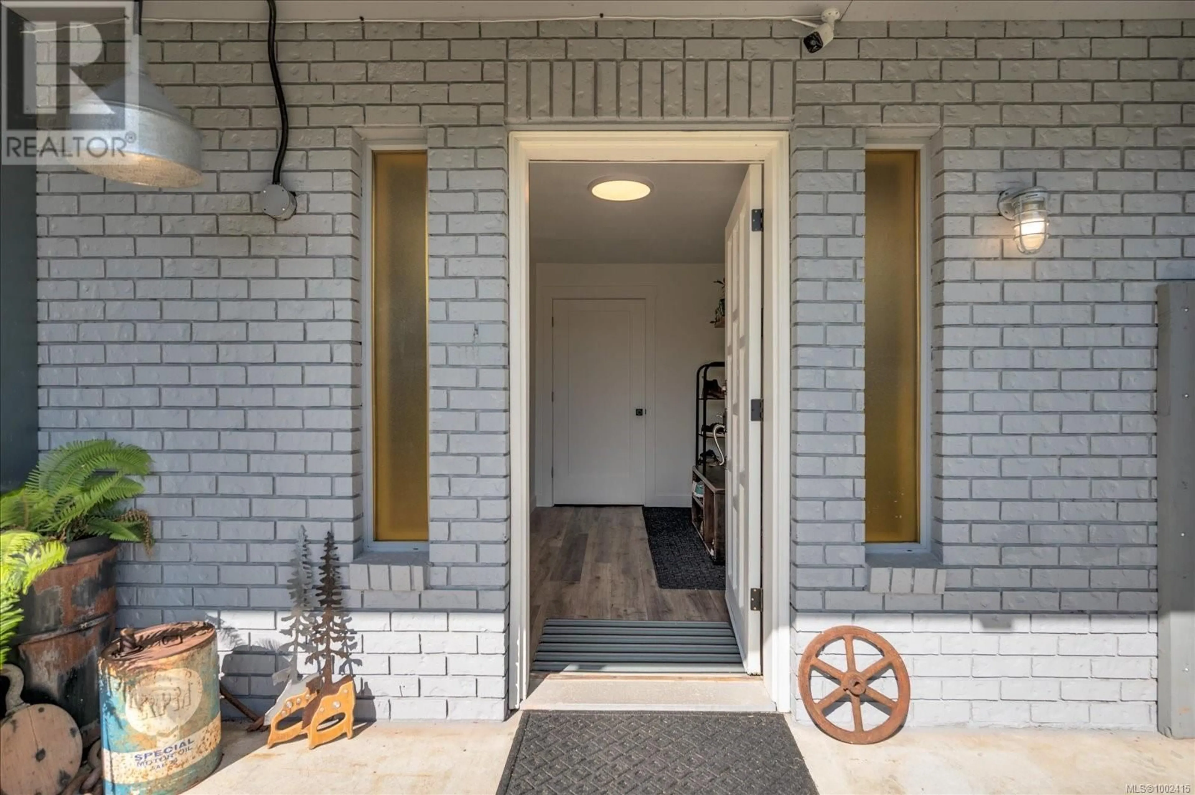 Indoor entryway for 281 TWIGGLY WIGGLY ROAD, Nanaimo British Columbia V9R6S5