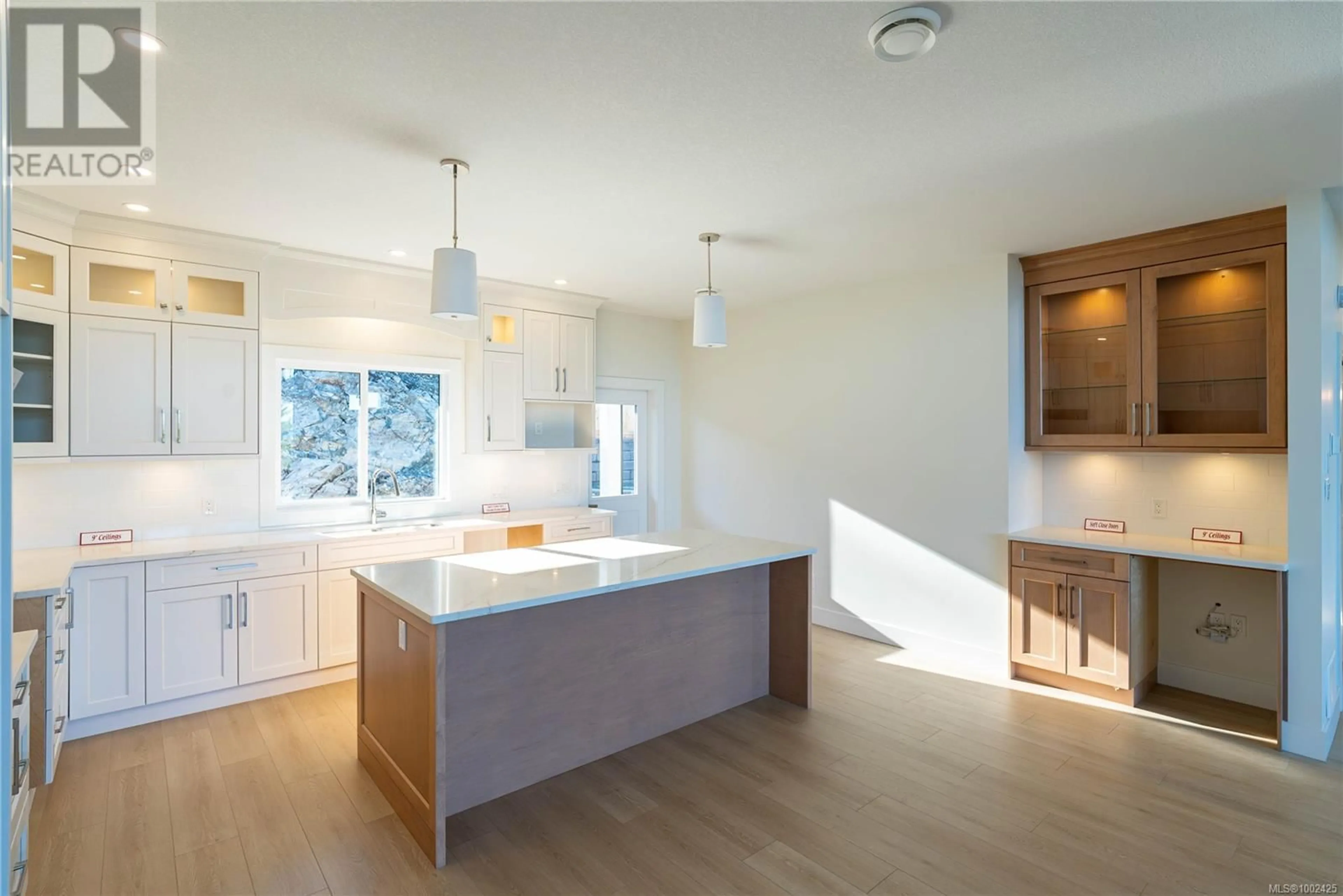 Contemporary kitchen, unknown for 664 FARRELL ROAD, Ladysmith British Columbia V9G2C6