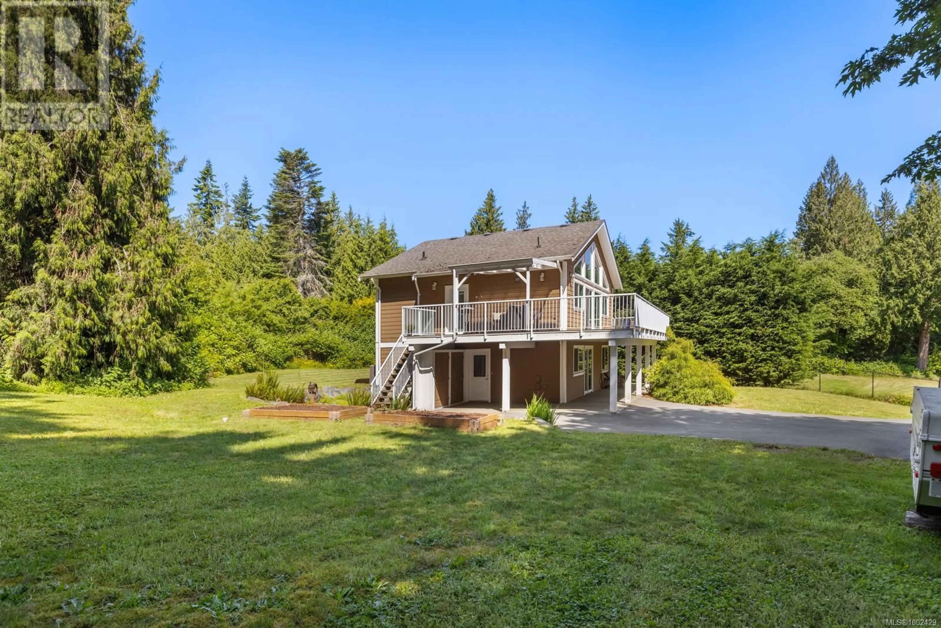 A pic from outside/outdoor area/front of a property/back of a property/a pic from drone, unknown for 692 BAY ROAD, Mill Bay British Columbia V0R2P1