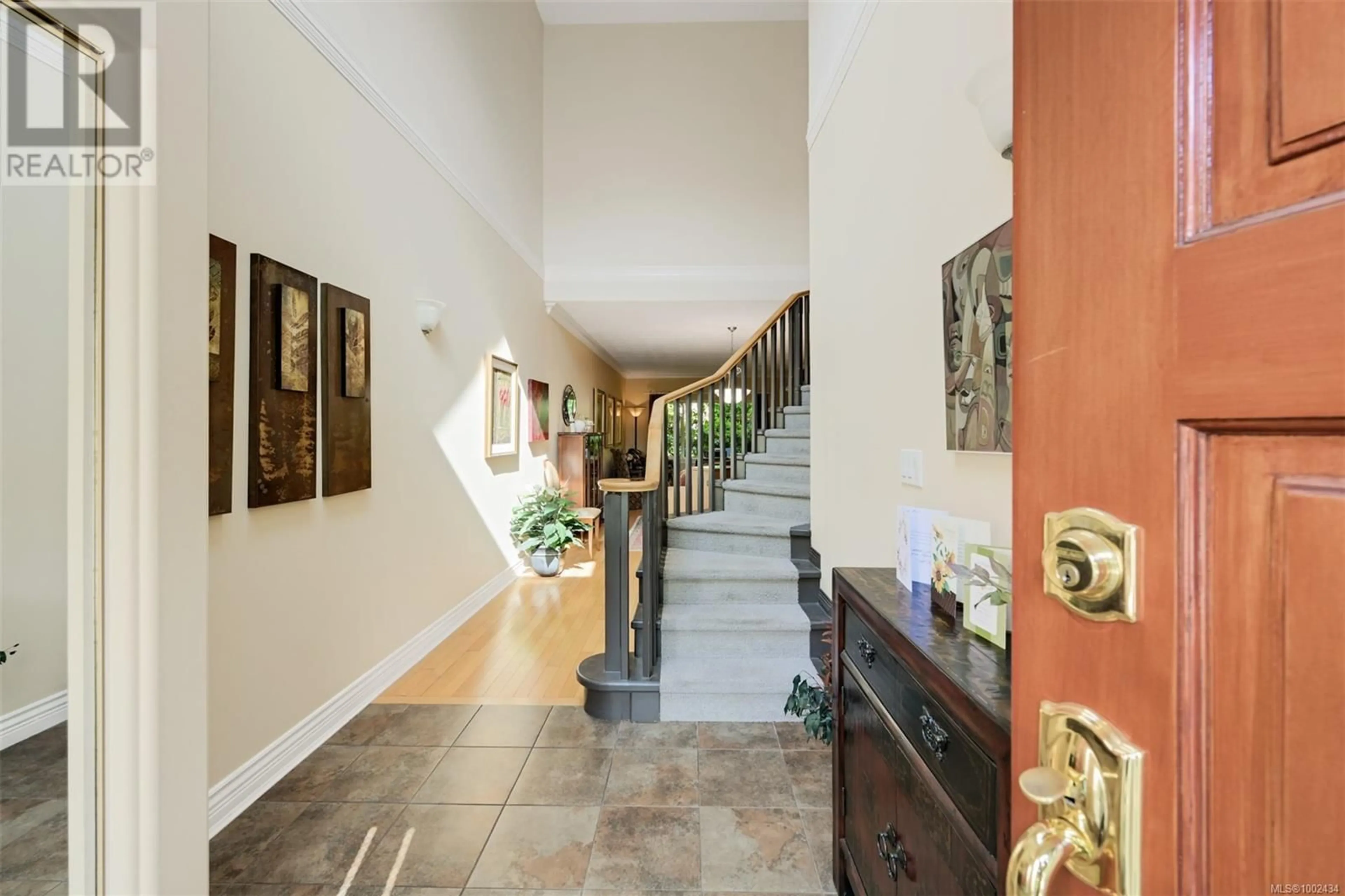 Indoor foyer for 4 - 4522 GORDON POINT ROAD, Saanich British Columbia V8N6L4