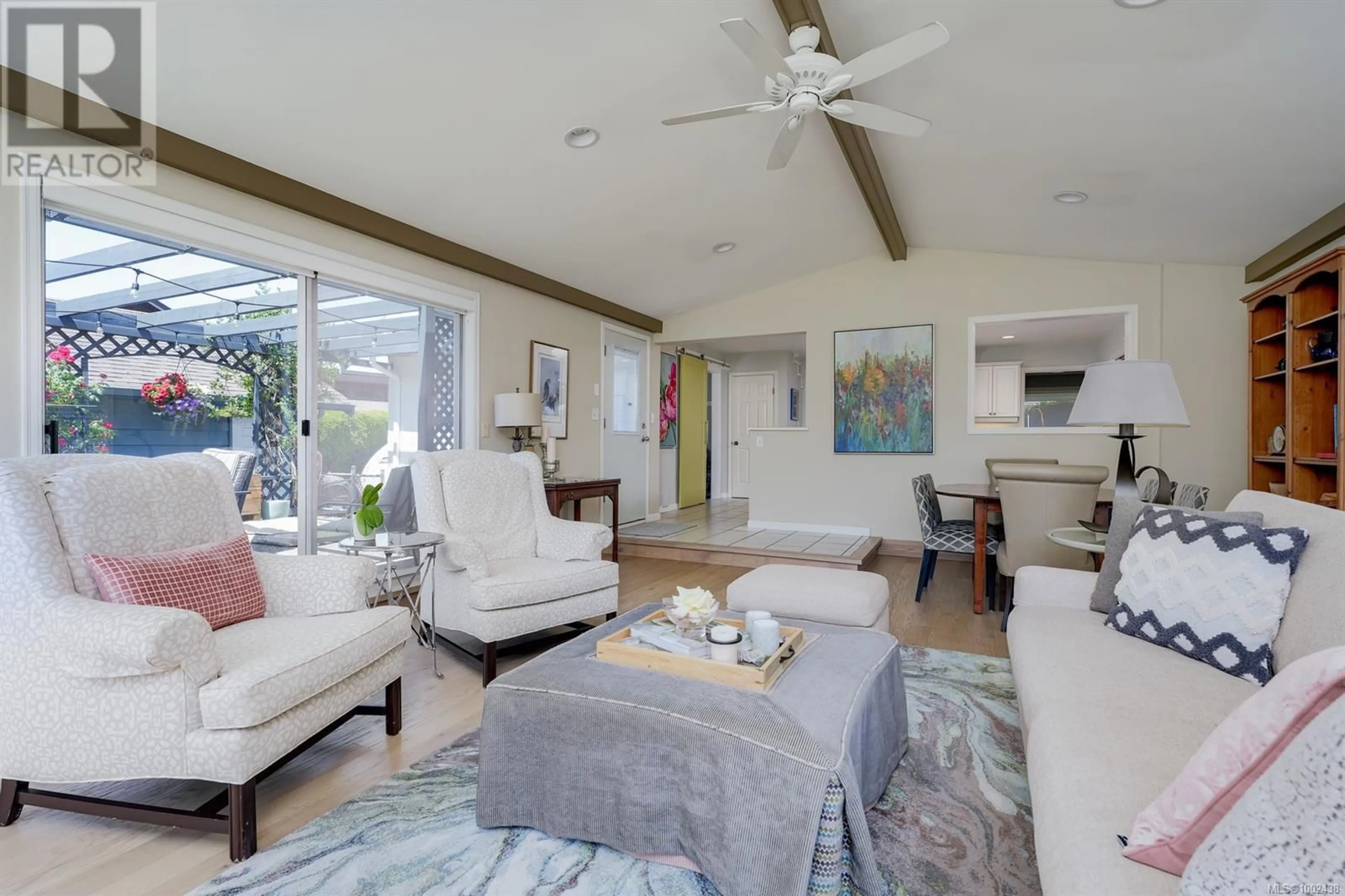 Living room with furniture, unknown for 4204 KEEWATIN PLACE, Saanich British Columbia V8X4L1