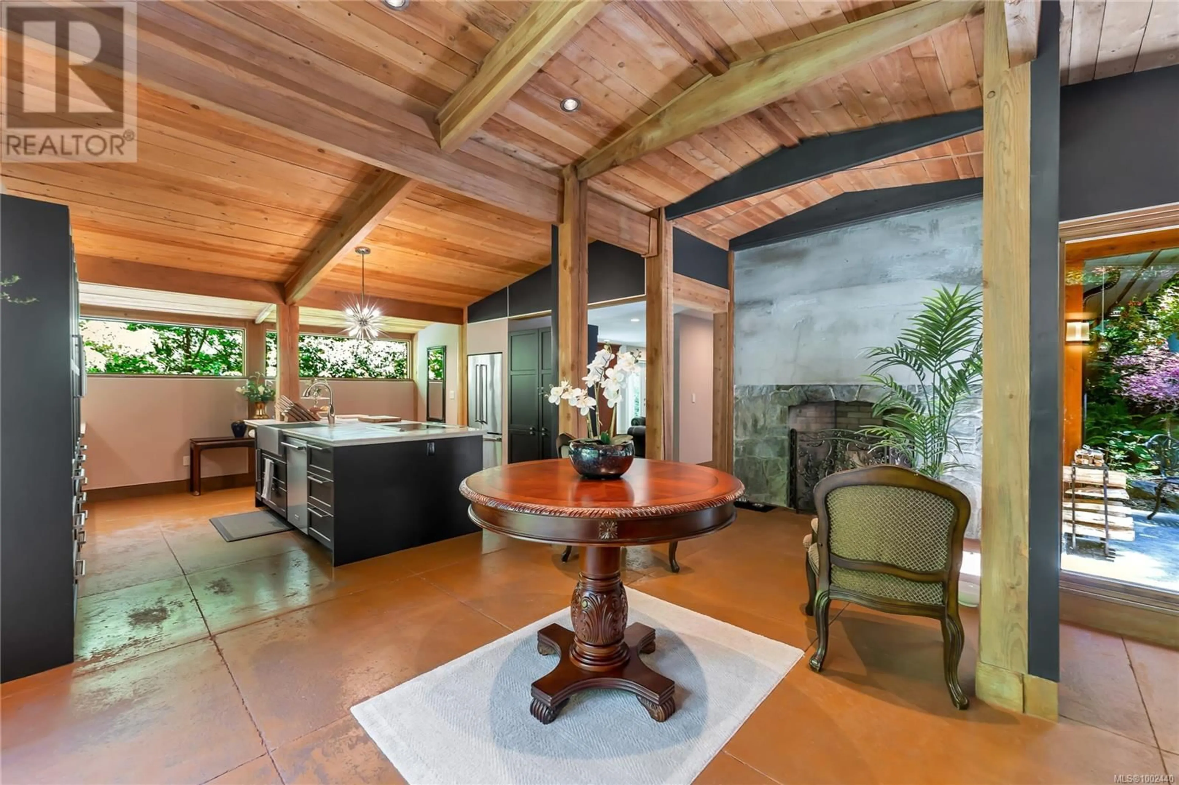 Indoor foyer for 7493 WESTHOLME ROAD, Duncan British Columbia V0R3C0