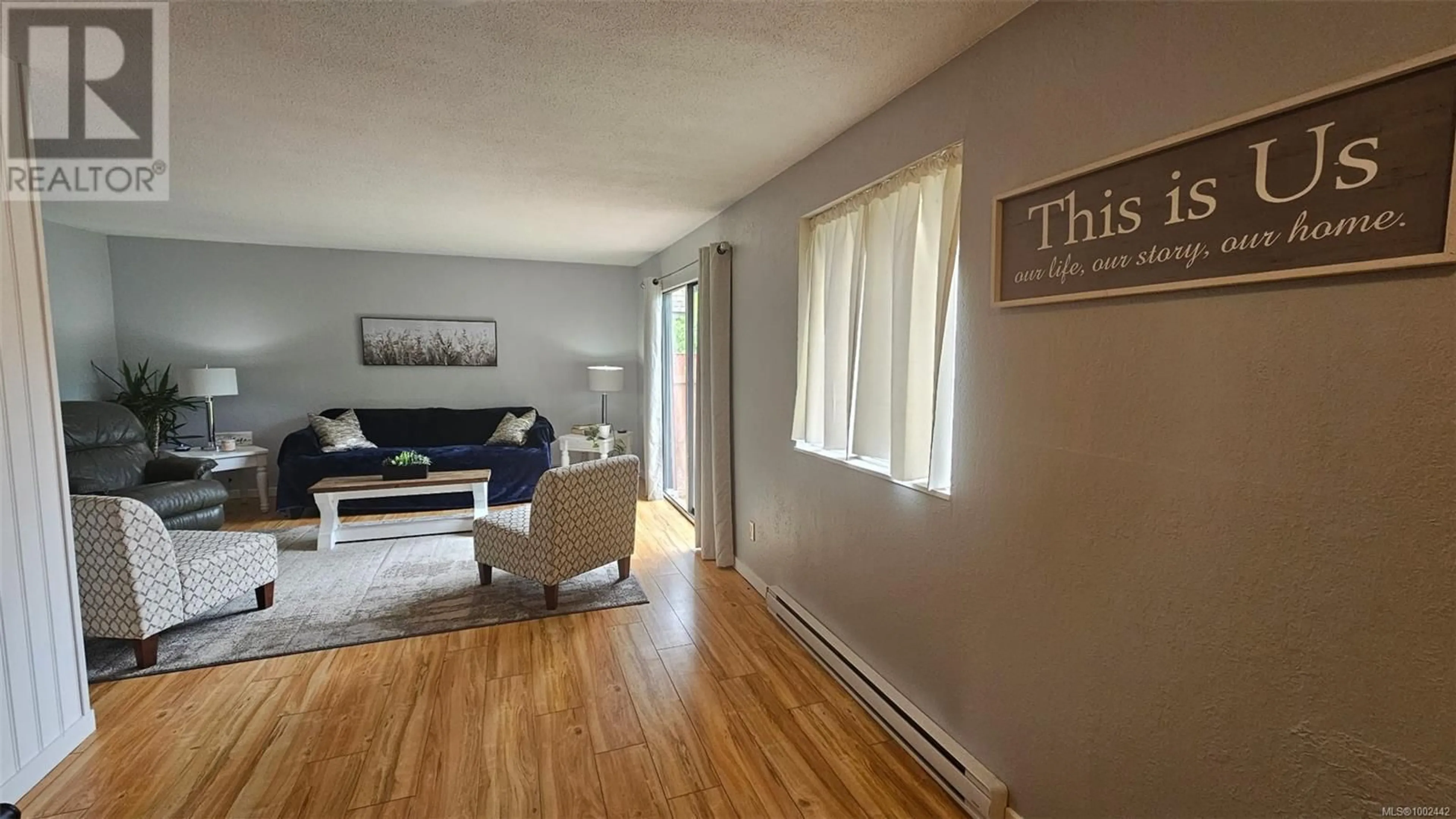 Living room with furniture, wood/laminate floor for 6 - 3208 GIBBINS ROAD, Duncan British Columbia V9L1G8