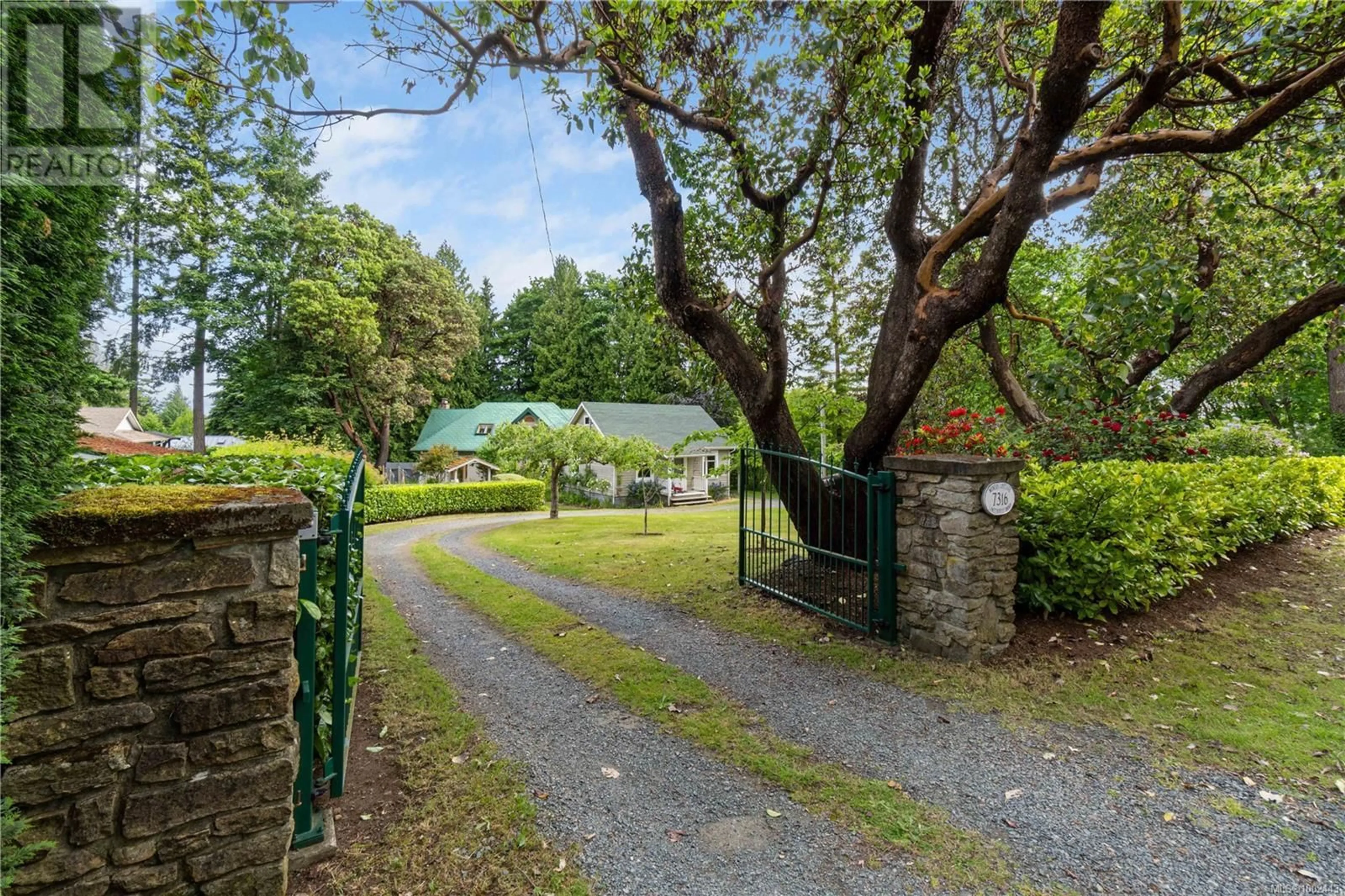 A pic from outside/outdoor area/front of a property/back of a property/a pic from drone, unknown for 7316 LANTZVILLE ROAD, Lantzville British Columbia V0R2H0