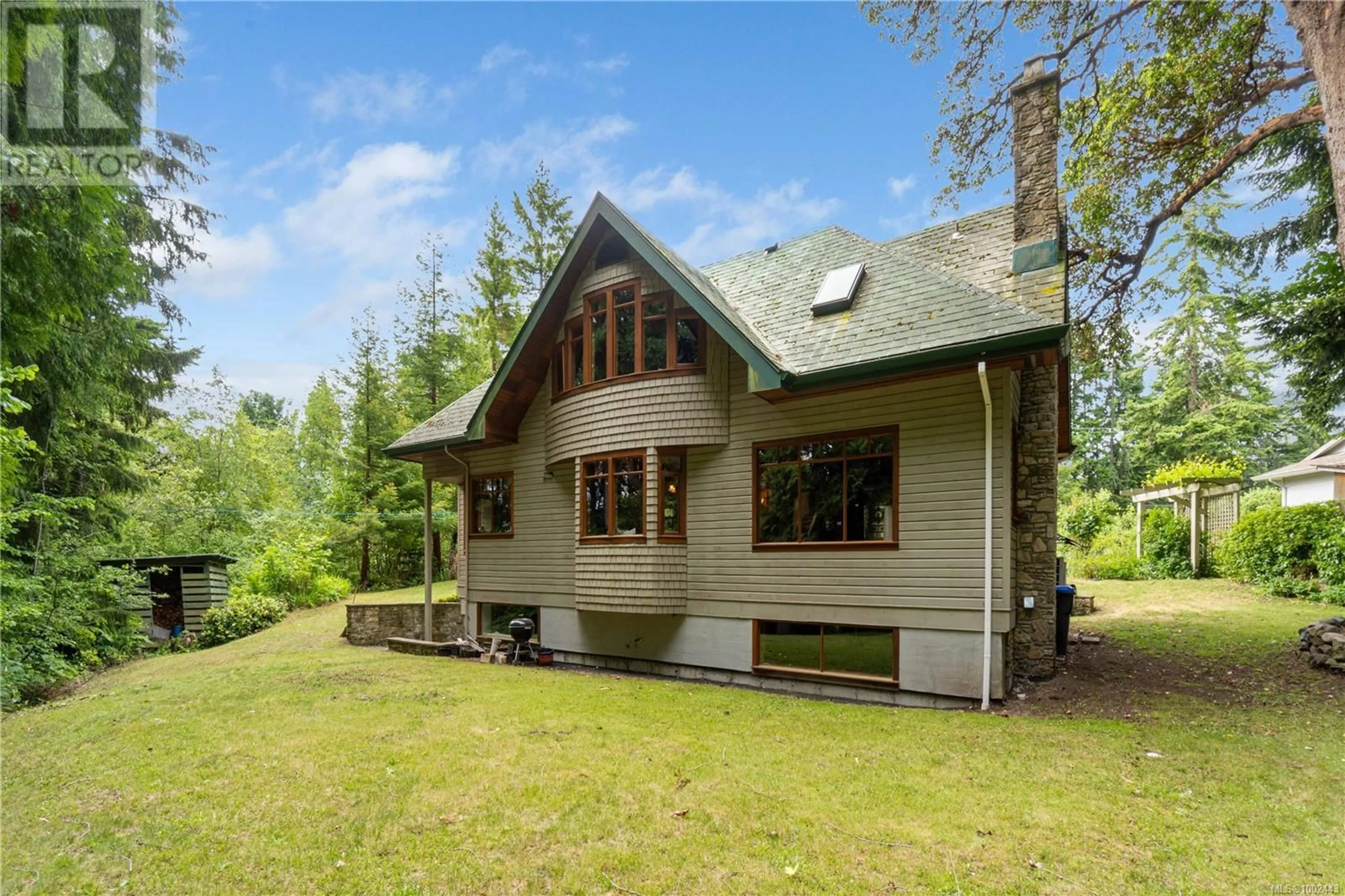 Home with vinyl exterior material, building for 7316 LANTZVILLE ROAD, Lantzville British Columbia V0R2H0