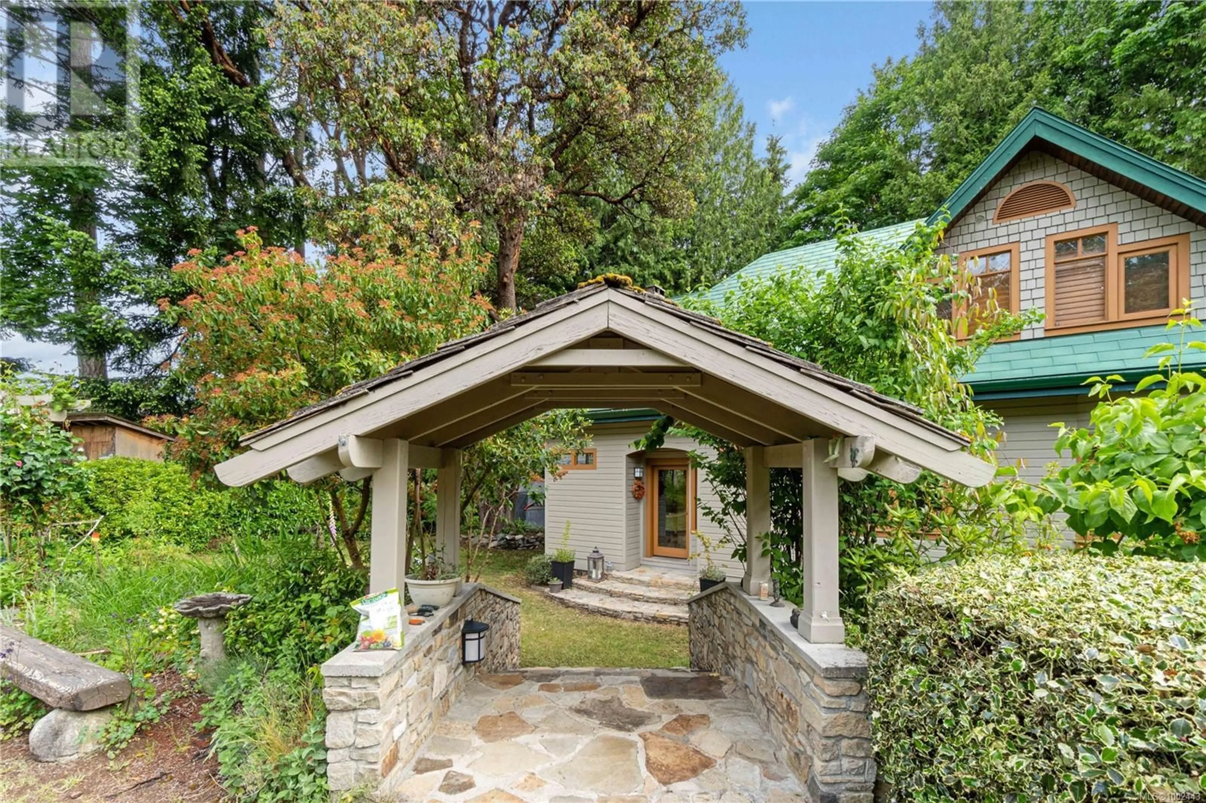 Patio, street for 7316 LANTZVILLE ROAD, Lantzville British Columbia V0R2H0