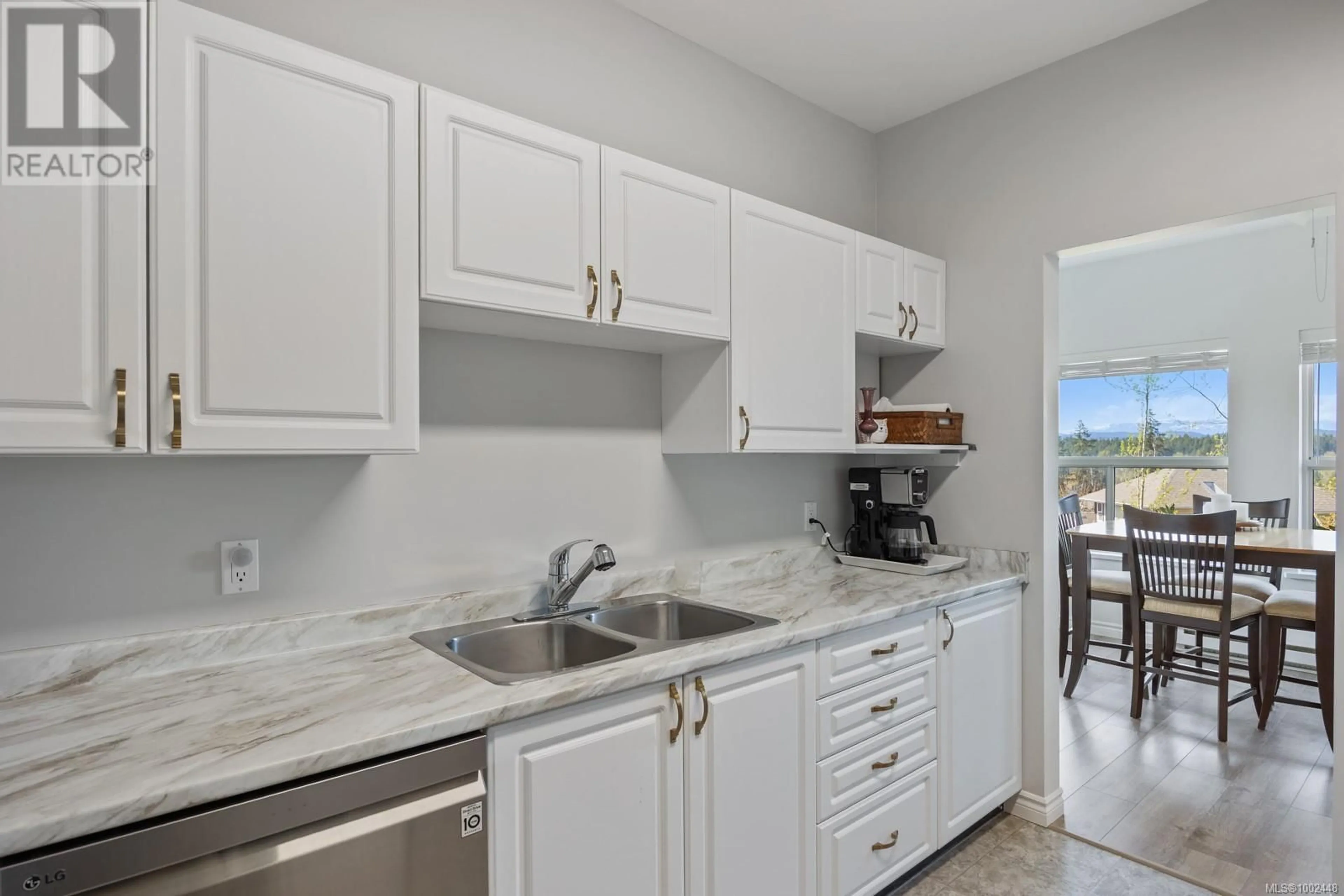 Standard kitchen, ceramic/tile floor for 106 - 280 DOGWOOD STREET SOUTH, Campbell River British Columbia V9W6Y7