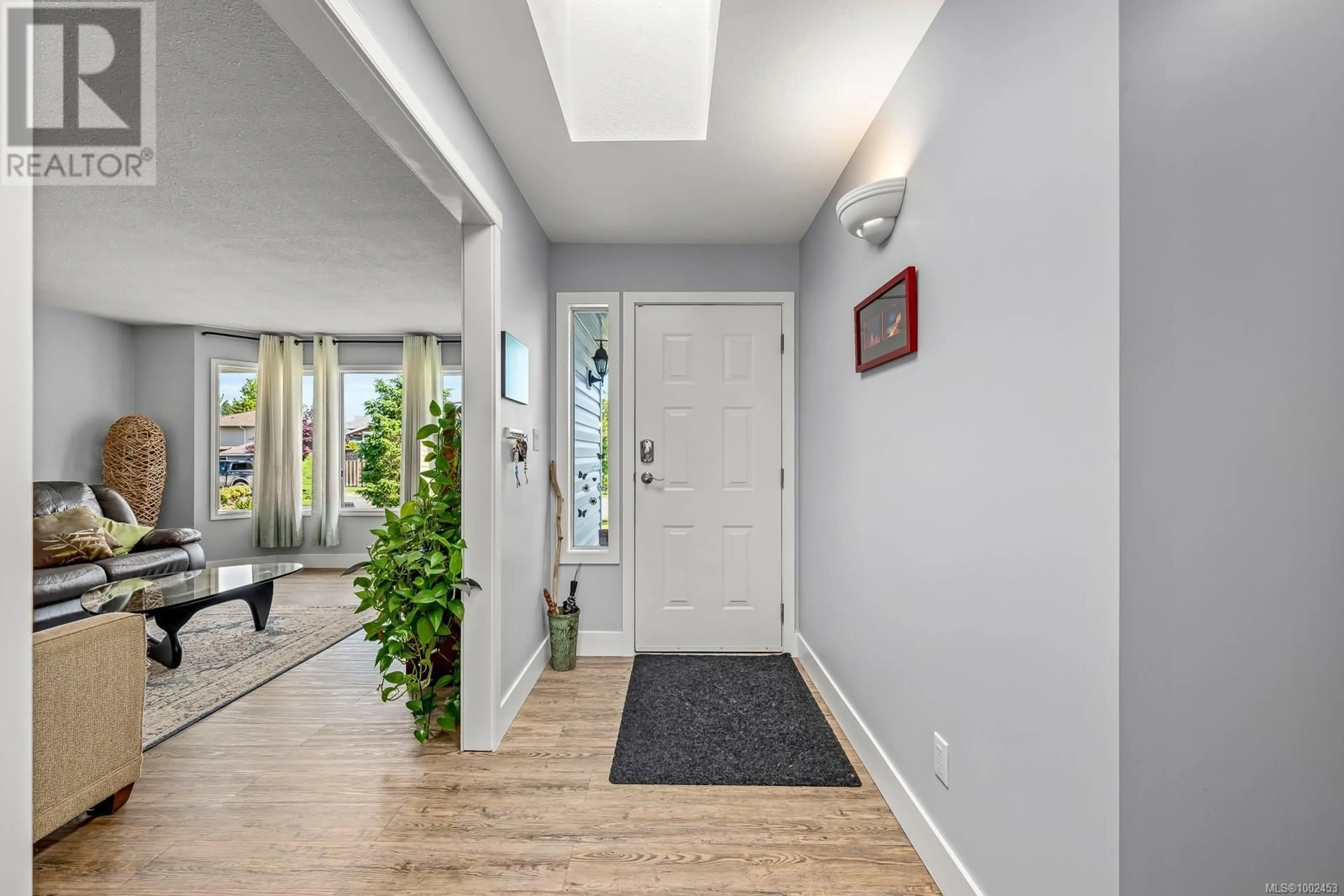 Indoor entryway for 215 UTAH DRIVE, Campbell River British Columbia V9W7K3