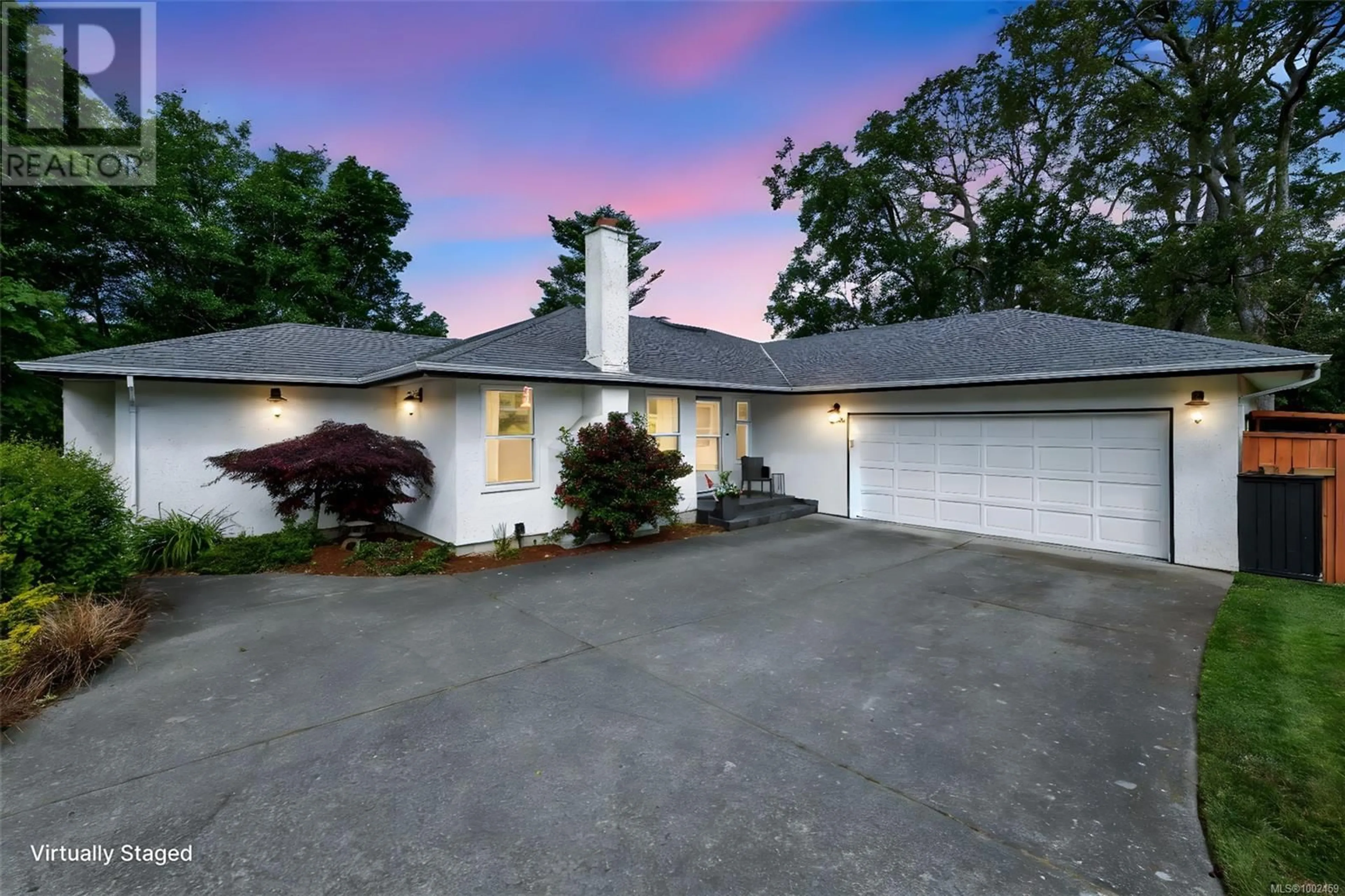 A pic from outside/outdoor area/front of a property/back of a property/a pic from drone, street for 4008 BOW ROAD, Saanich British Columbia V8N3B1
