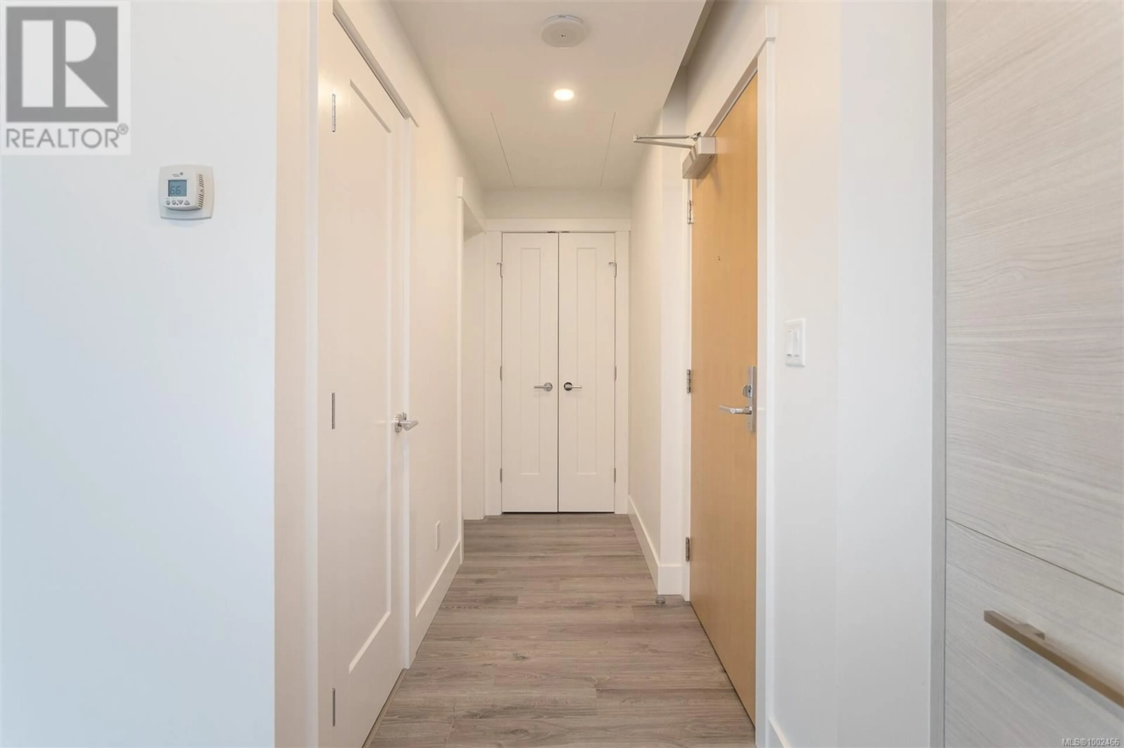 Indoor entryway for 1108 - 777 HERALD STREET, Victoria British Columbia V8T0C7