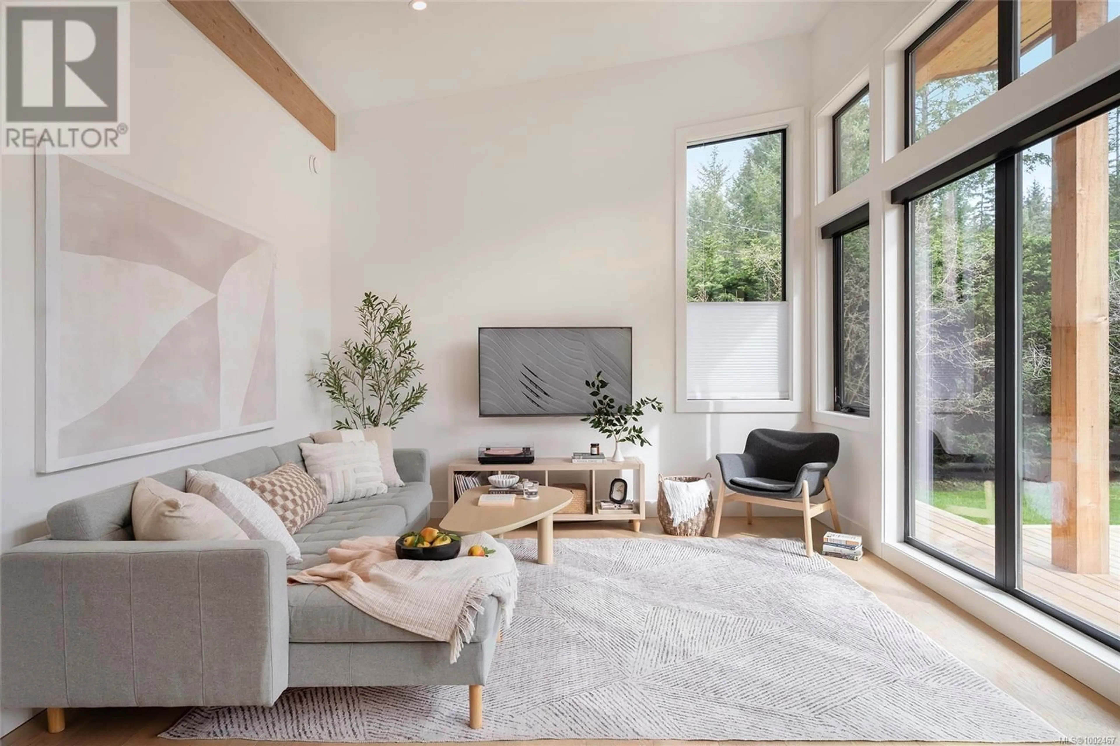 Living room with furniture, unknown for 585 WILDWOOD CRESCENT, Gabriola Island British Columbia V0R1X4
