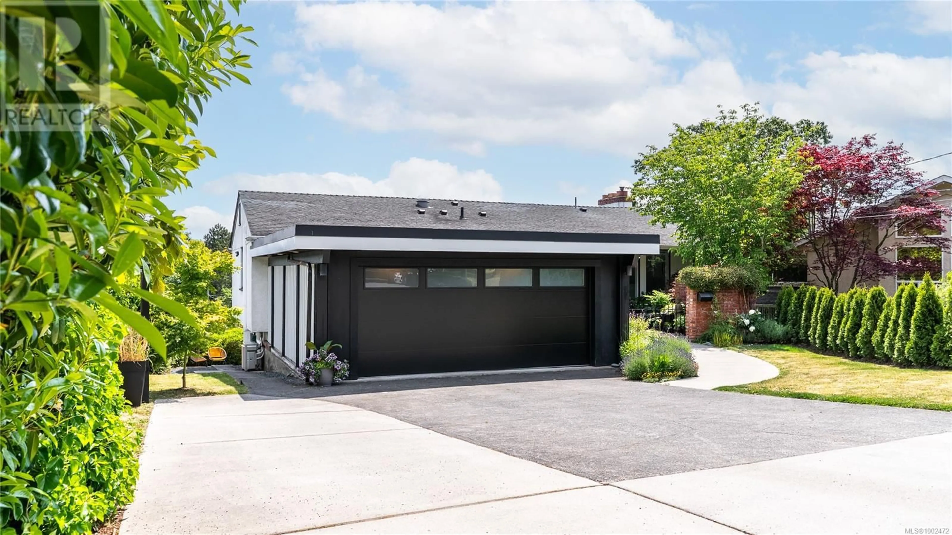 Indoor garage for 3319 FIRCREST PLACE, Saanich British Columbia V8P4B4