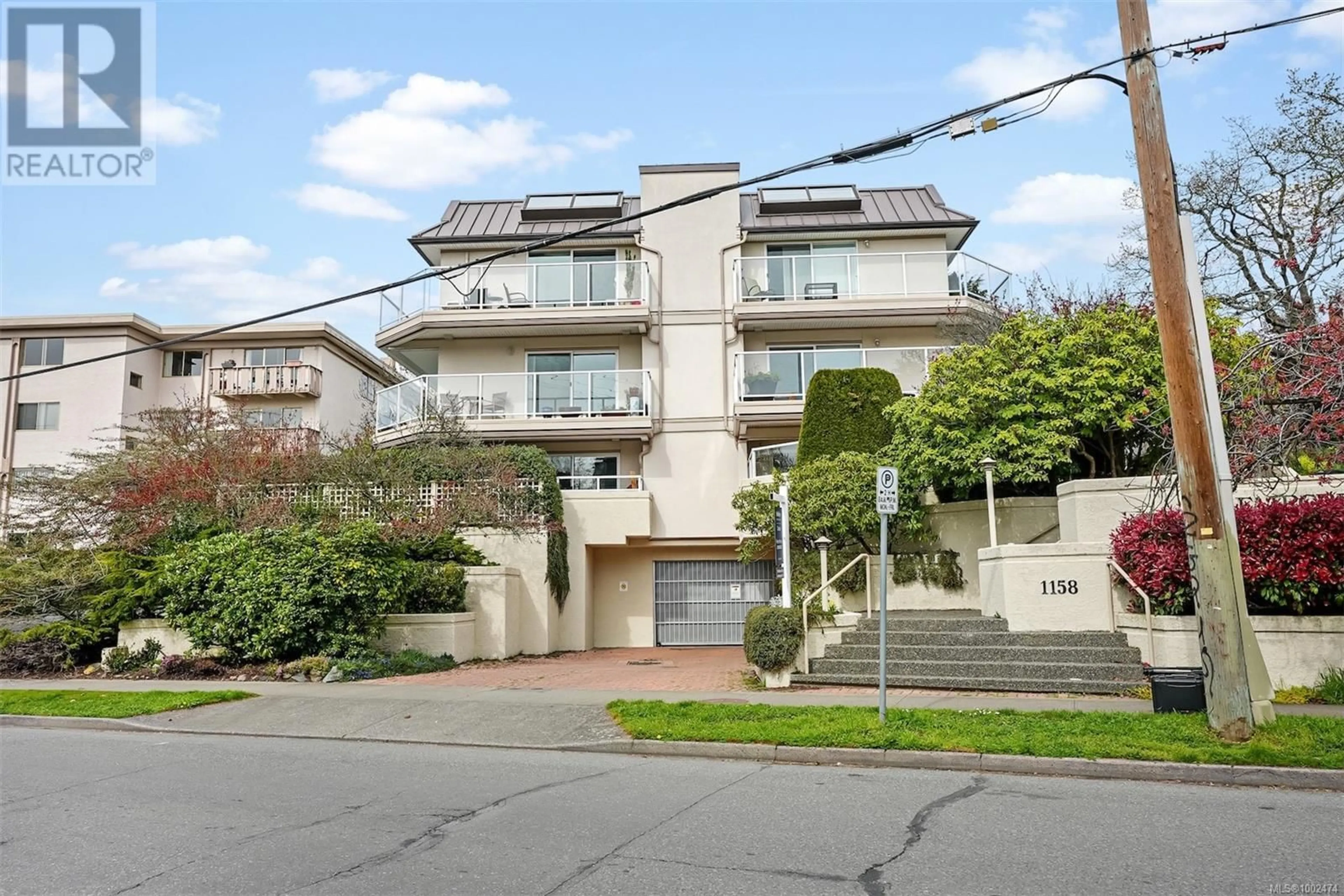 Unknown for 203 - 1158 FAIRFIELD ROAD, Victoria British Columbia V8V3B1
