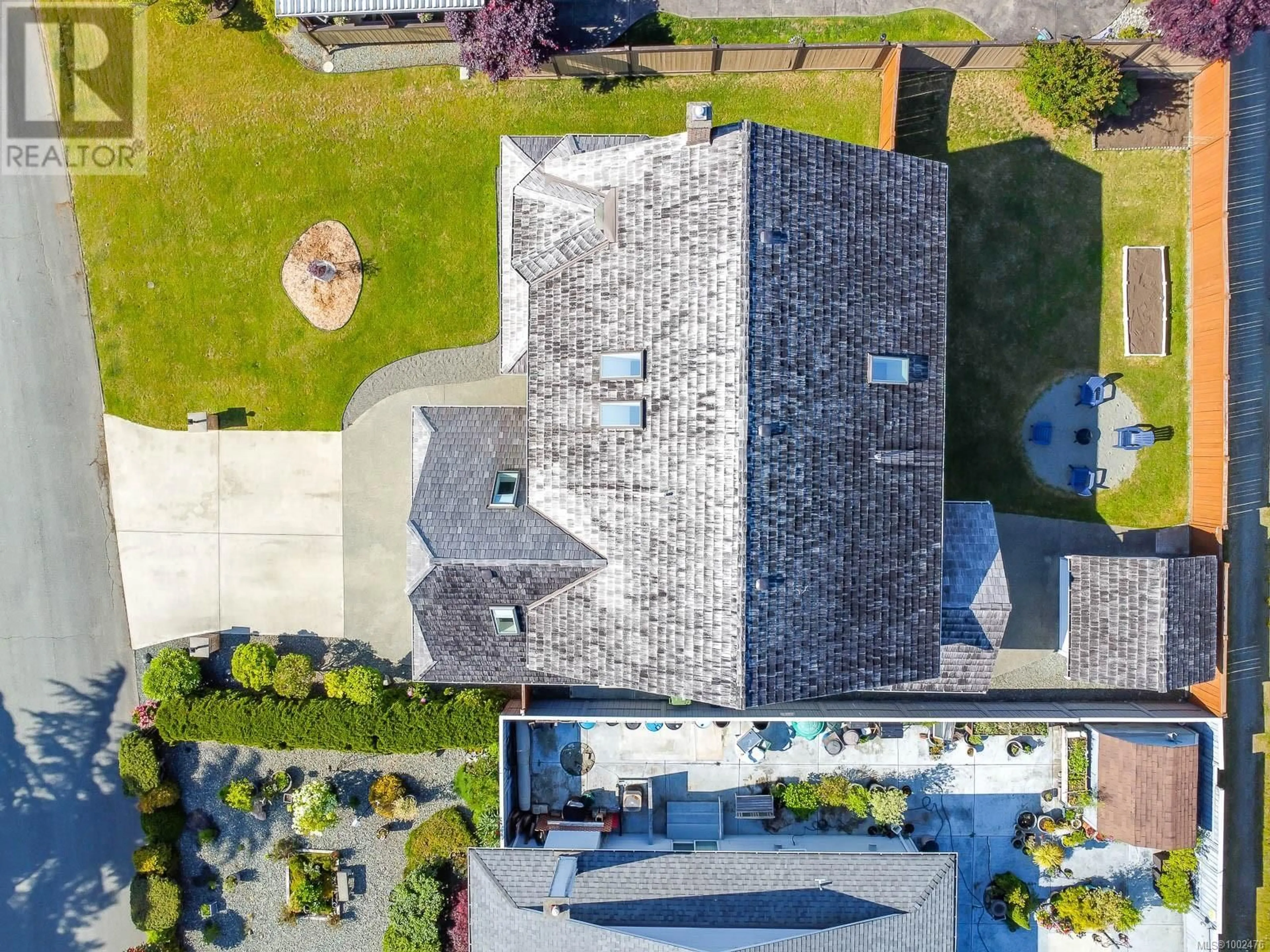 A pic from outside/outdoor area/front of a property/back of a property/a pic from drone, street for 5561 HASLAM DRIVE, Port Alberni British Columbia V9Y7Y7