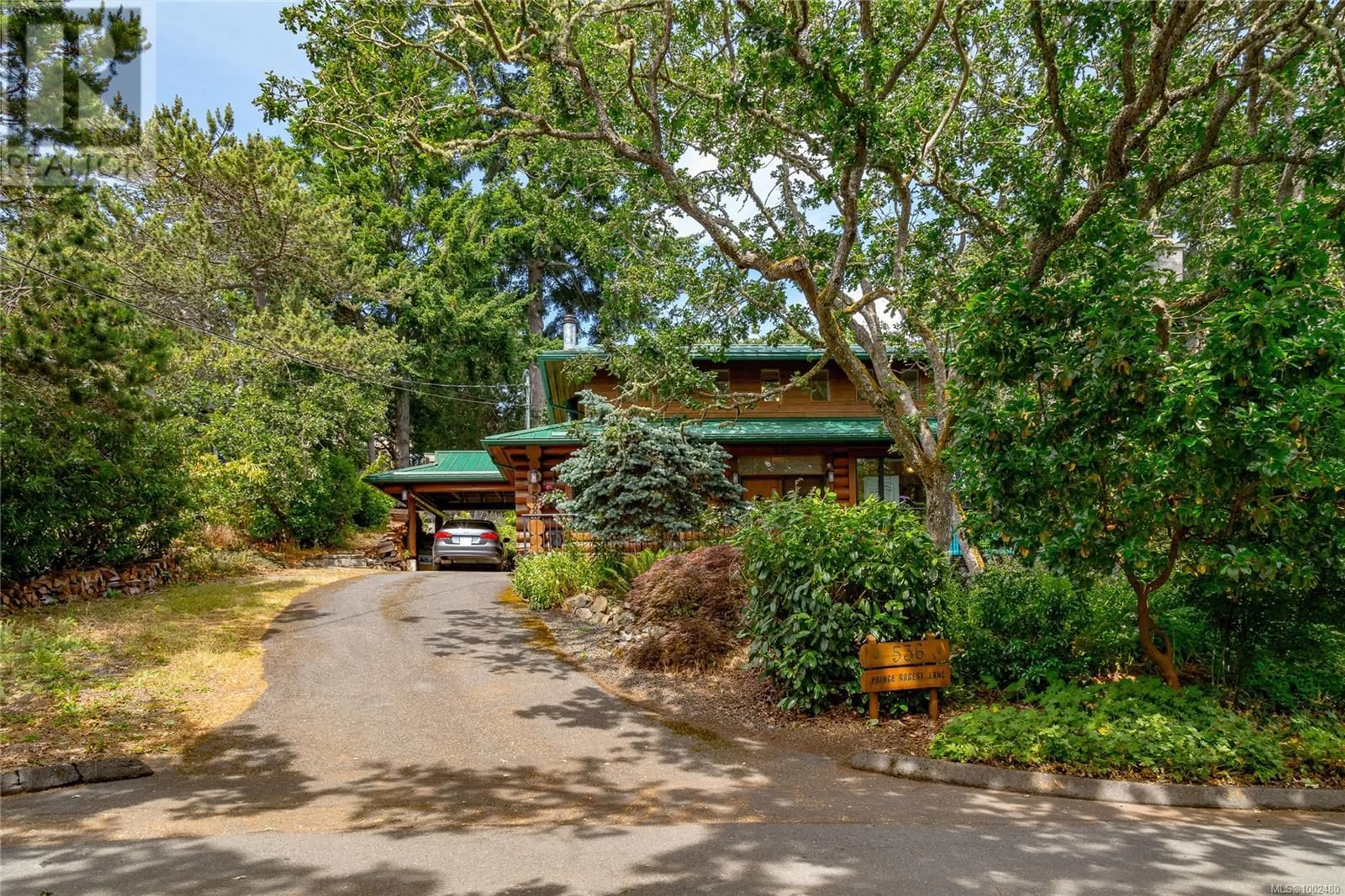 A pic from outside/outdoor area/front of a property/back of a property/a pic from drone, street for 536 PRINCE ROBERT LANE, View Royal British Columbia V9B1C6