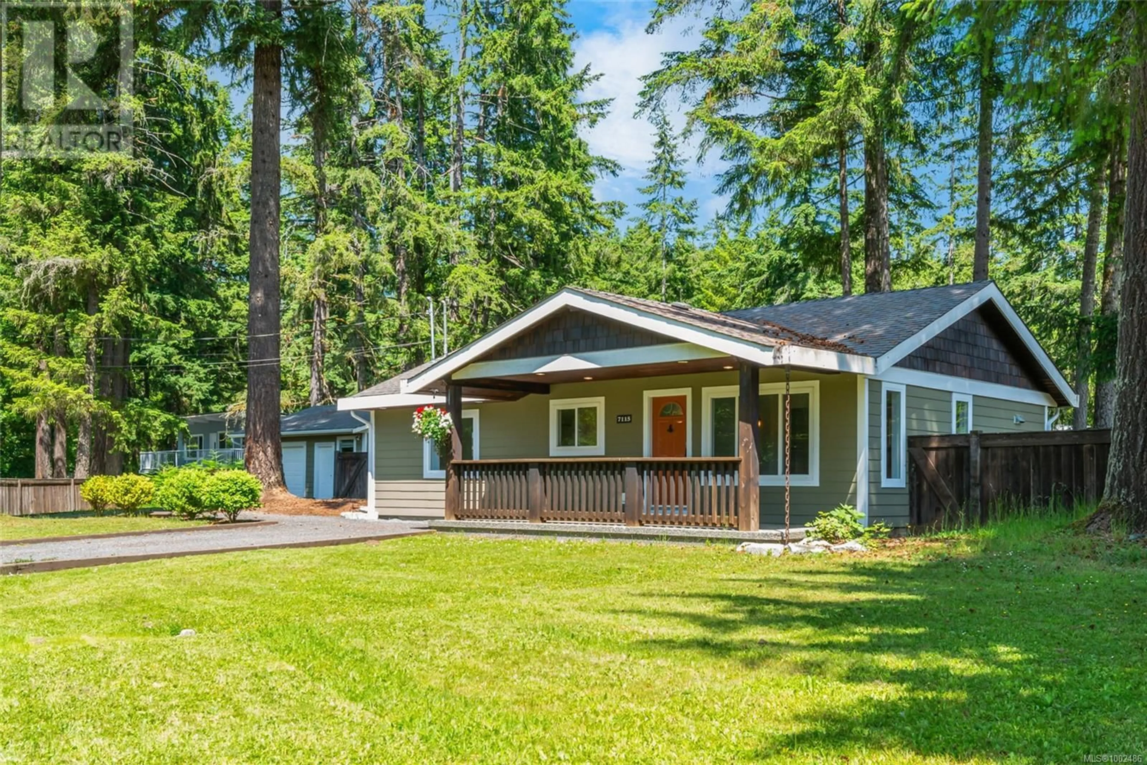 Home with vinyl exterior material, unknown for 7115 THOMPSON ROAD, Port Alberni British Columbia V9Y8M3