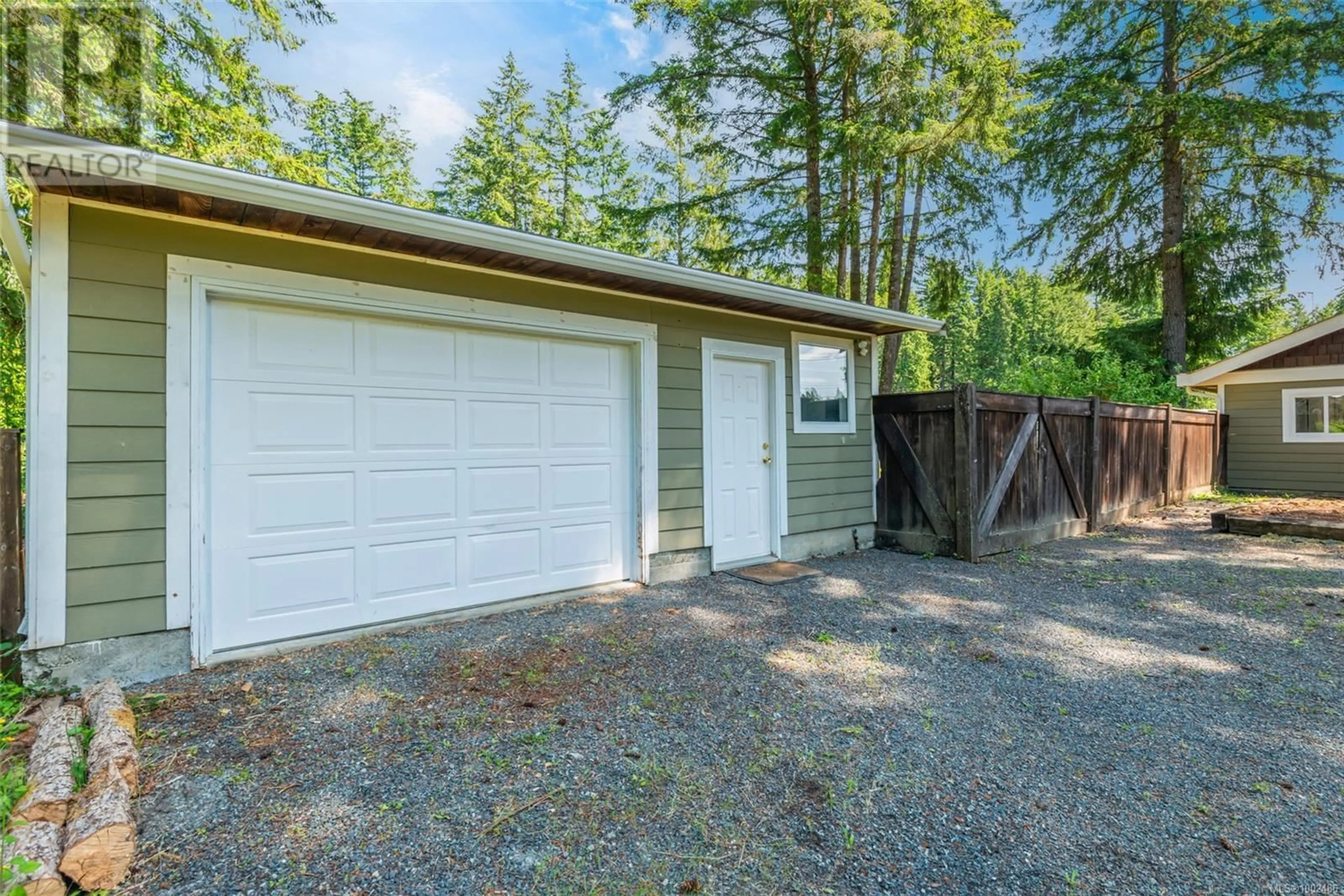 Indoor garage for 7115 THOMPSON ROAD, Port Alberni British Columbia V9Y8M3