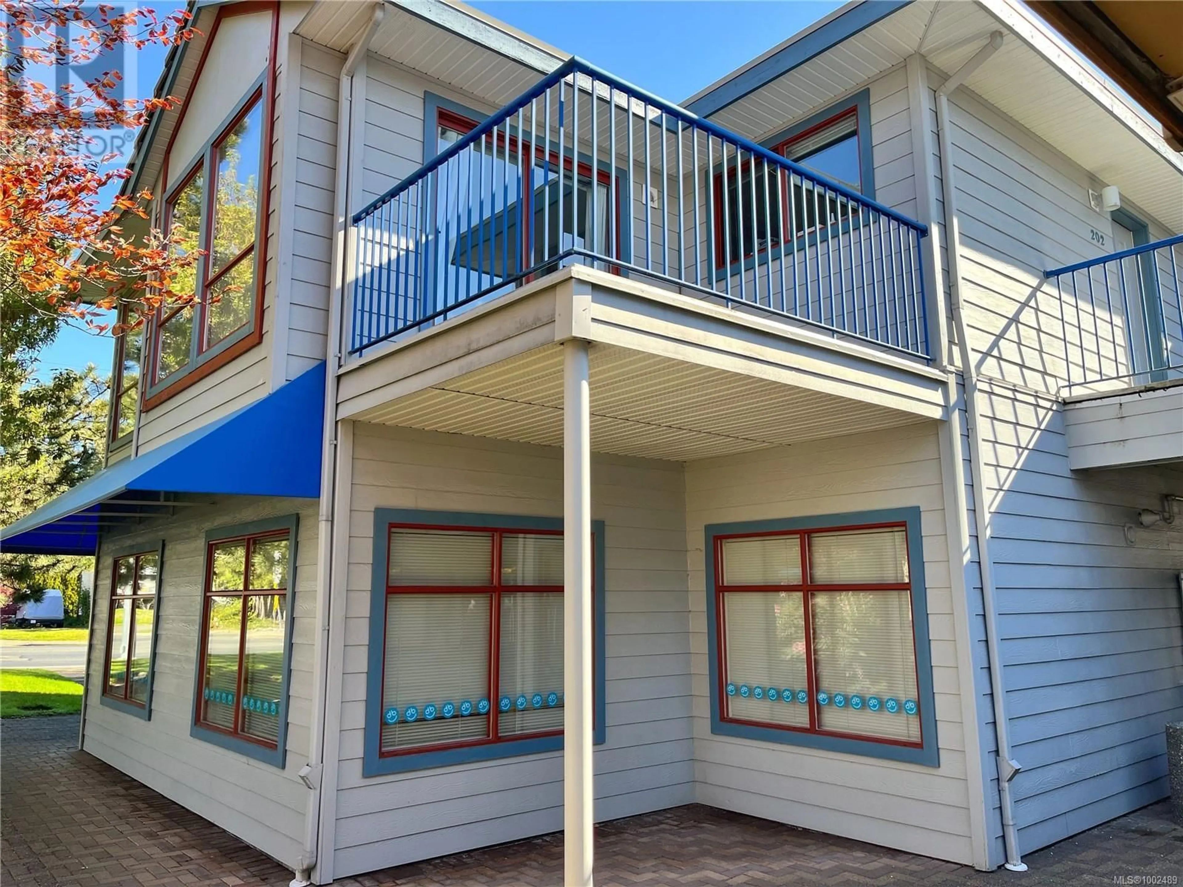 Home with vinyl exterior material, building for 102 & 202 - 2100 GUTHRIE ROAD, Comox British Columbia V9M3P6