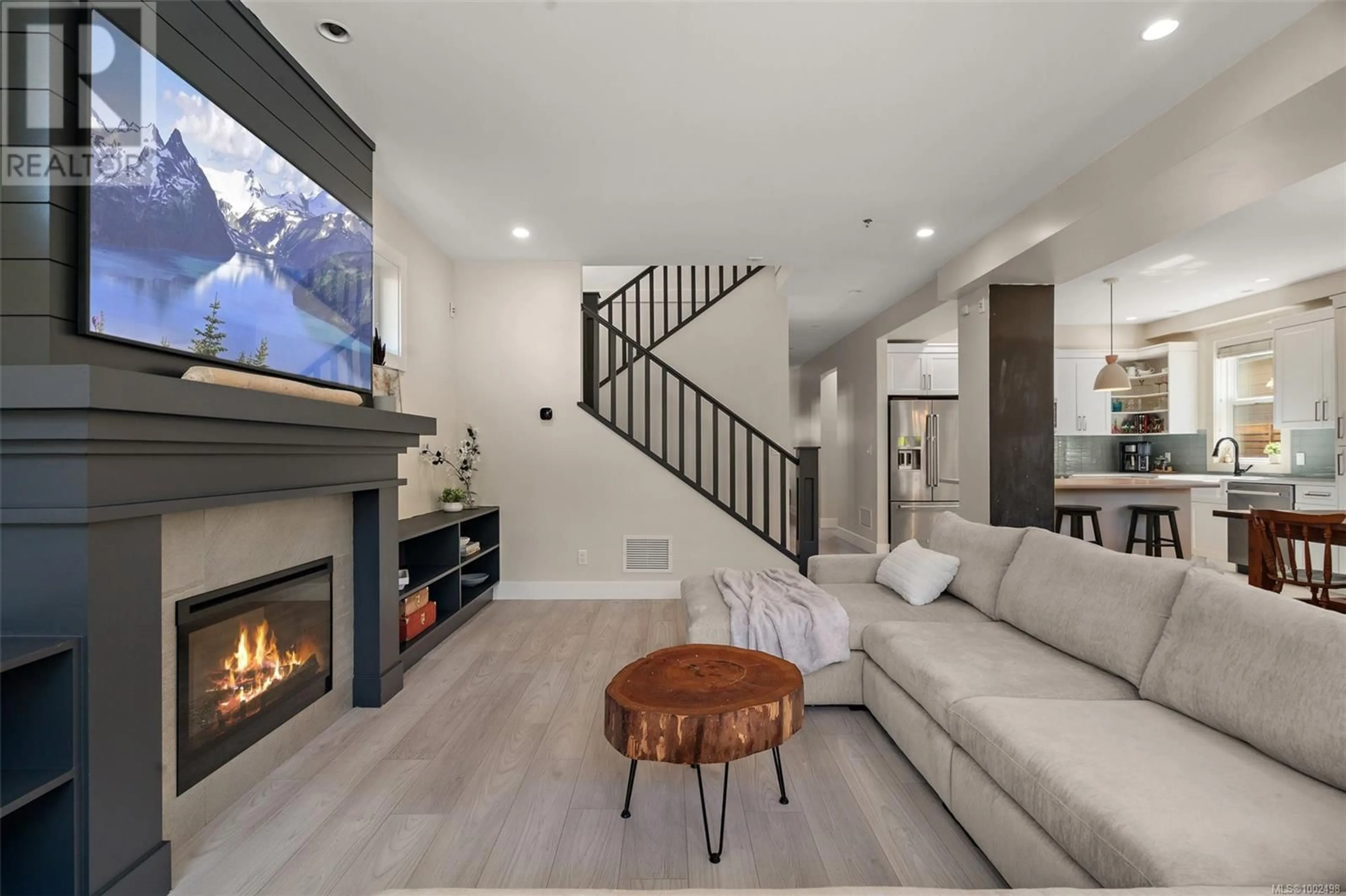 Living room with furniture, unknown for 6548 CALLUMWOOD LANE, Sooke British Columbia V9Z0W3