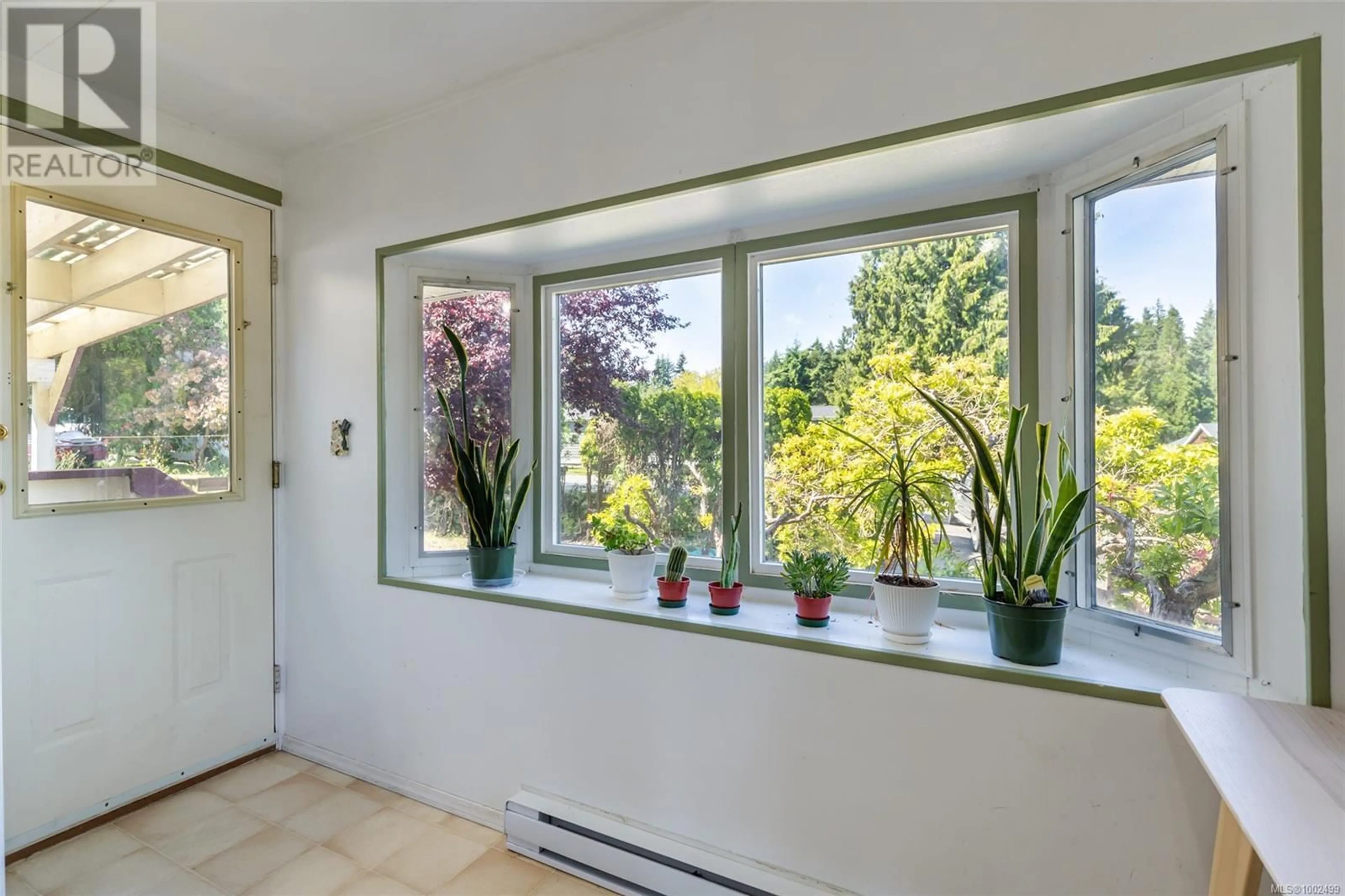 Indoor entryway for 2427 ARMSTRONG CRESCENT, Nanoose Bay British Columbia V9P9J9