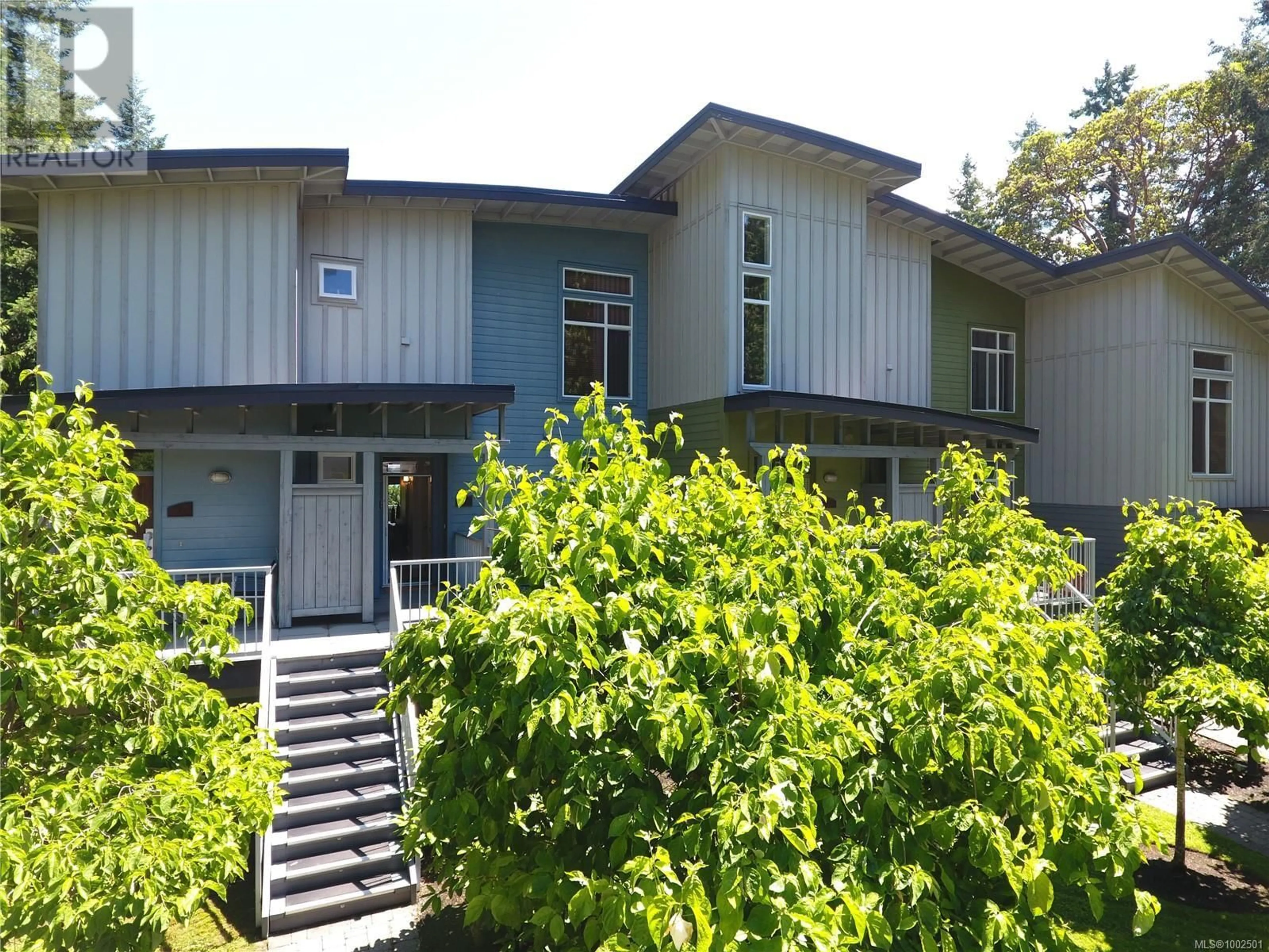 Home with vinyl exterior material, building for 32 - 1059 TANGLEWOOD PLACE, Parksville British Columbia V9P2E2