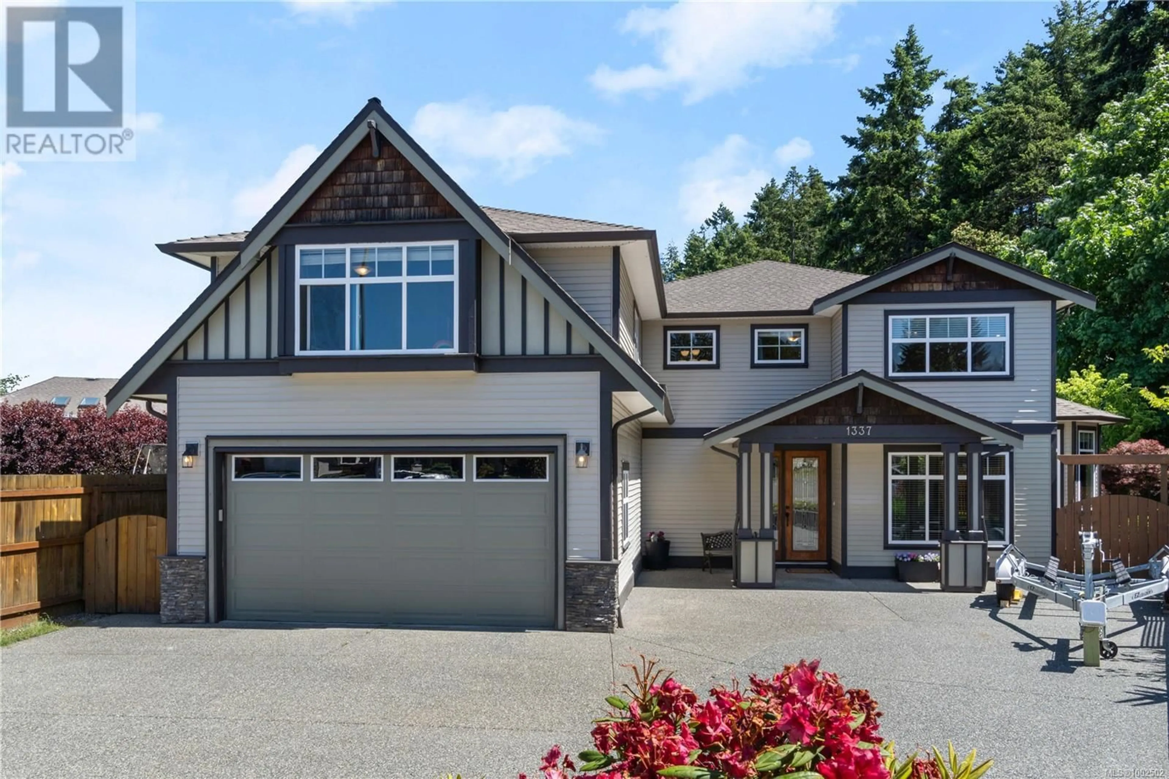 Home with vinyl exterior material, street for 1337 THALIA PLACE, Nanaimo British Columbia V9R7E1