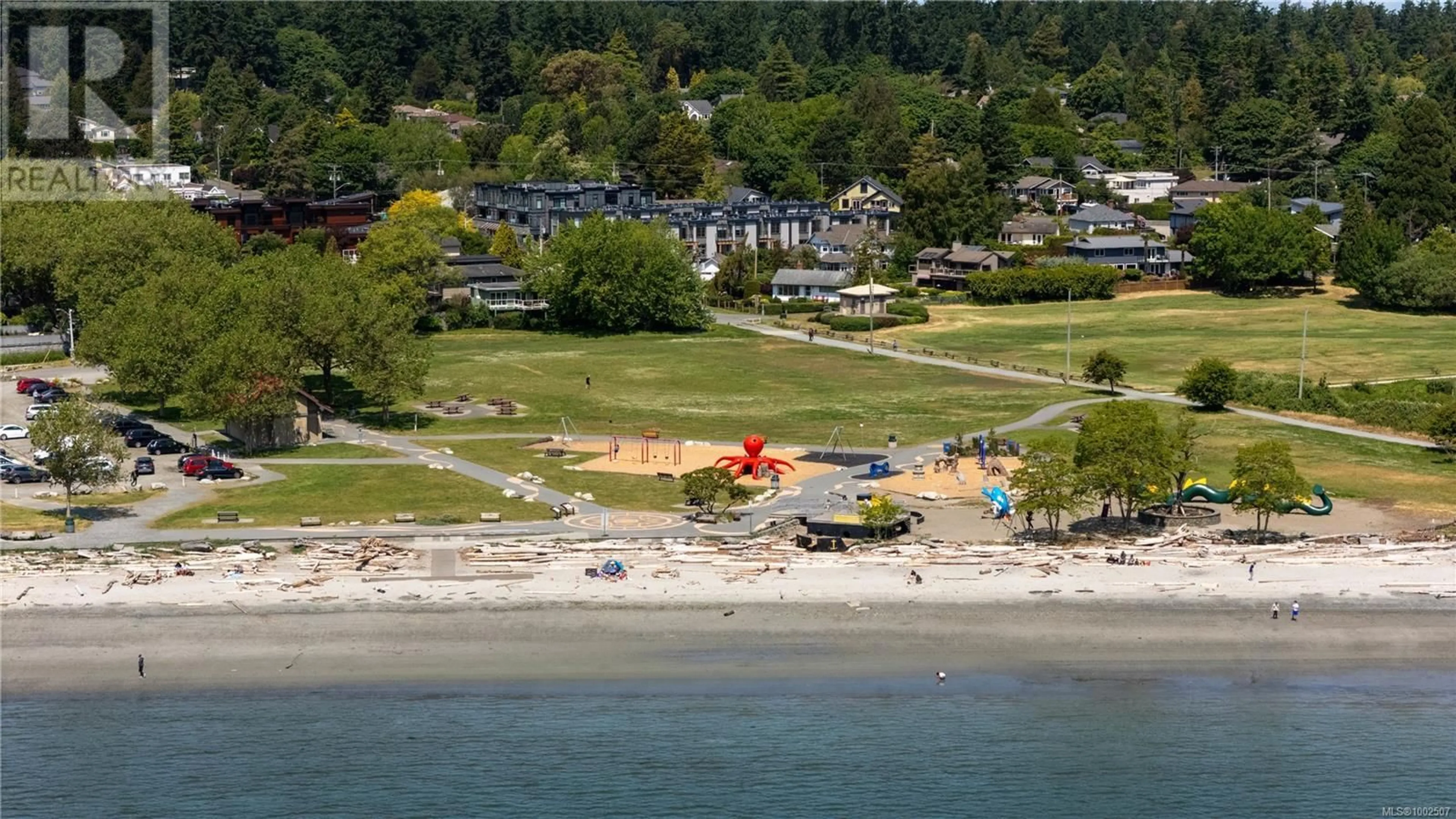 A pic from outside/outdoor area/front of a property/back of a property/a pic from drone, water/lake/river/ocean view for 3819 BEACHVIEW PLACE, Saanich British Columbia V8P5N8