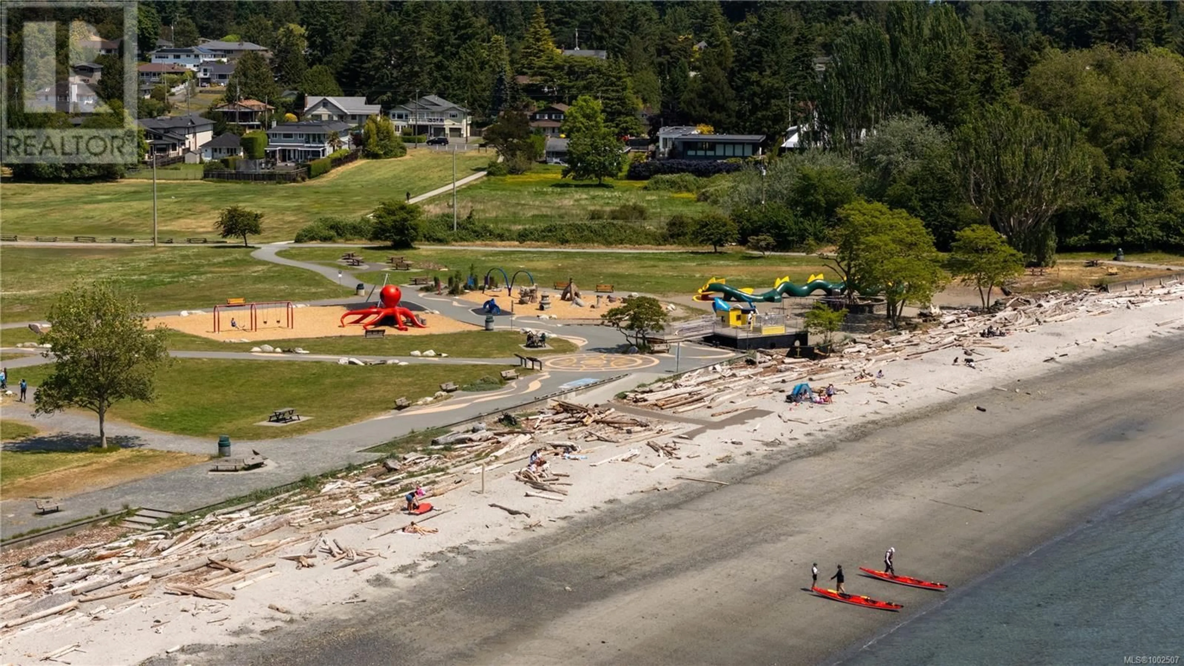 A pic from outside/outdoor area/front of a property/back of a property/a pic from drone, unknown for 3819 BEACHVIEW PLACE, Saanich British Columbia V8P5N8