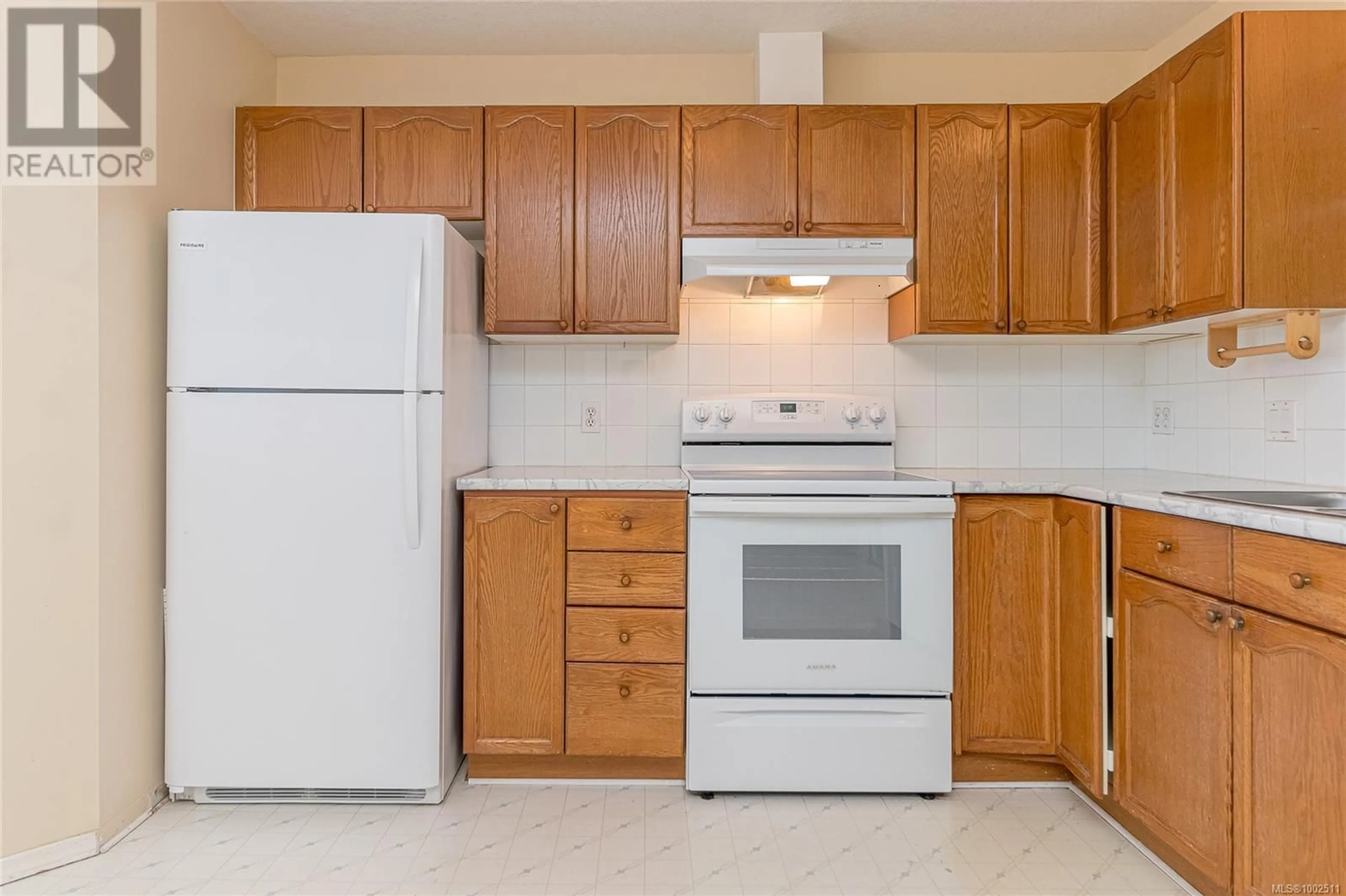 Standard kitchen, unknown for 105 - 219 DOGWOOD DRIVE, Ladysmith British Columbia V9G1S9