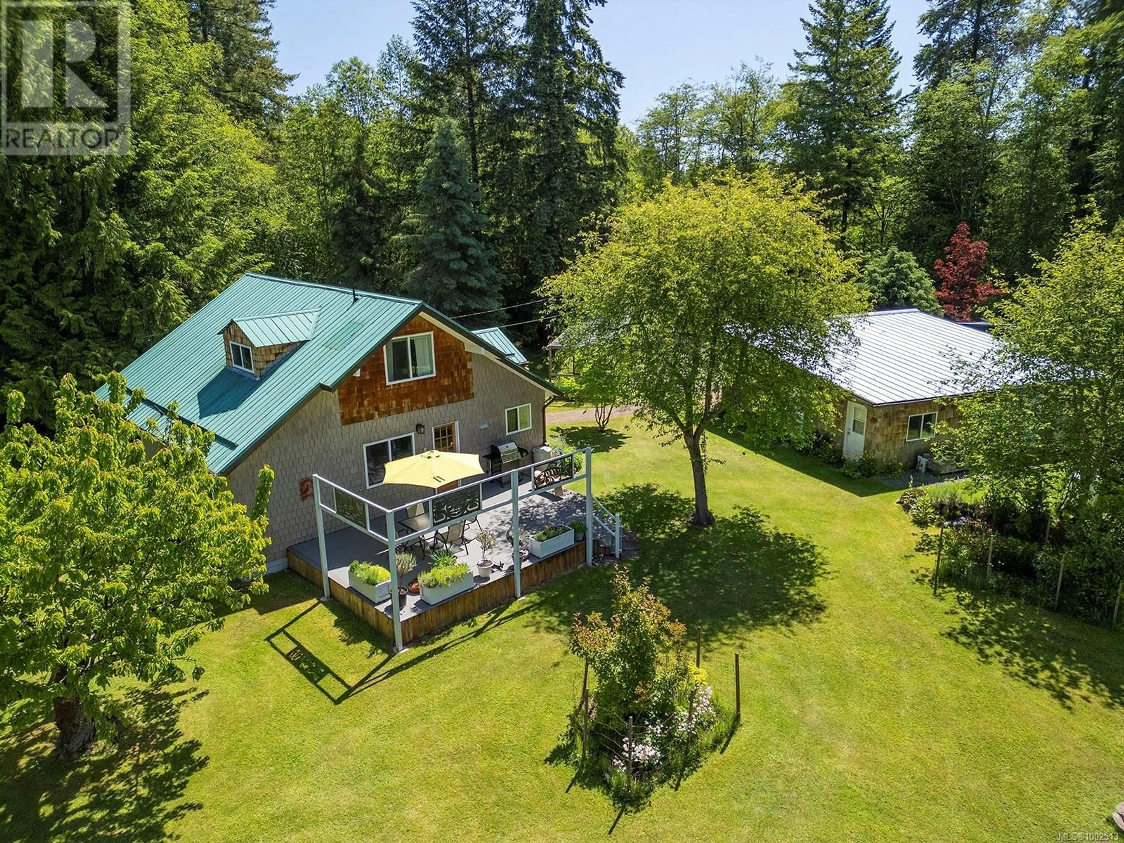 A pic from outside/outdoor area/front of a property/back of a property/a pic from drone, unknown for 2470 SACKVILLE ROAD, Merville British Columbia V0R2M0