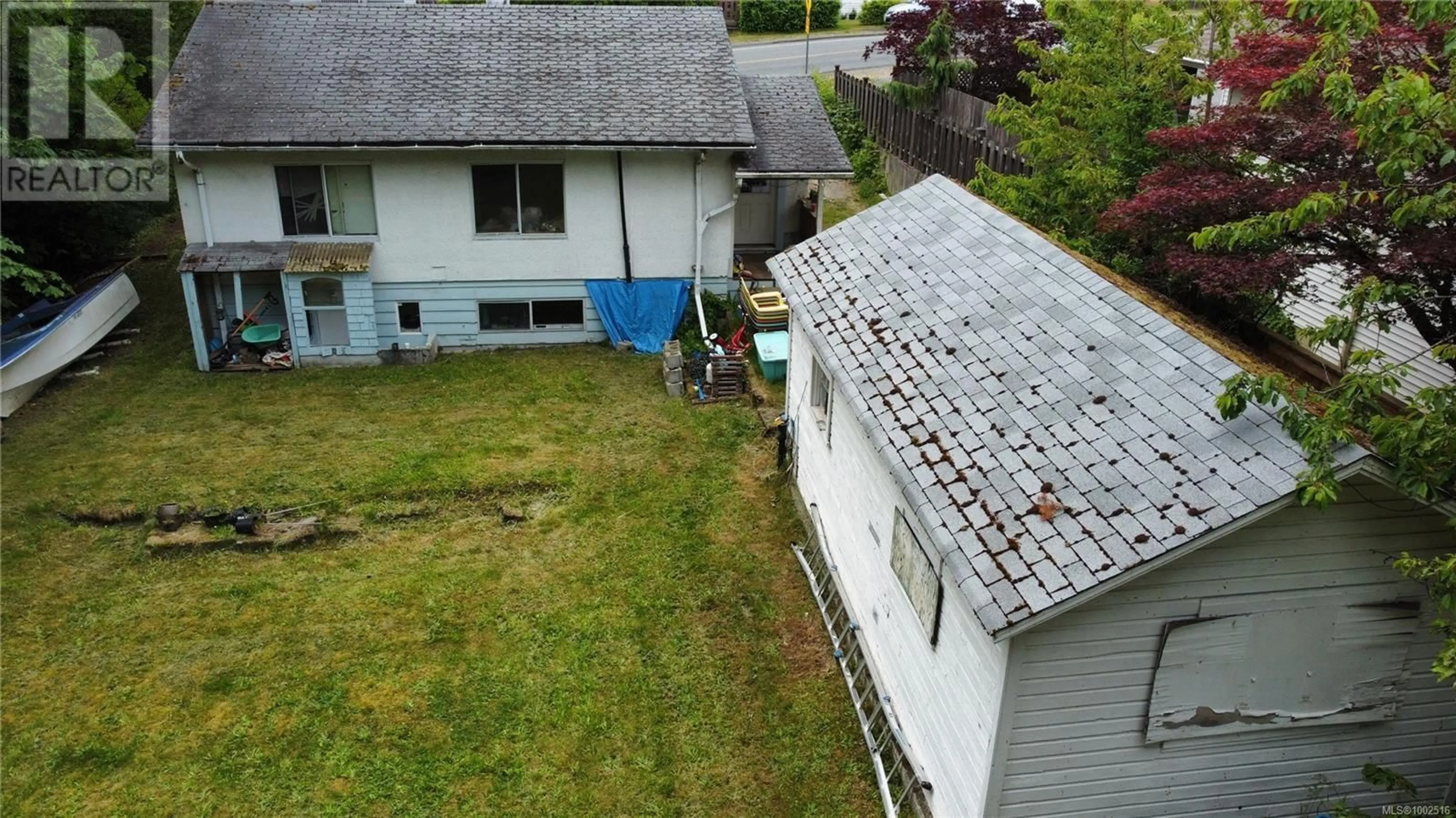 A pic from outside/outdoor area/front of a property/back of a property/a pic from drone, unknown for 720 PARK AVENUE, Nanaimo British Columbia V9R4H7