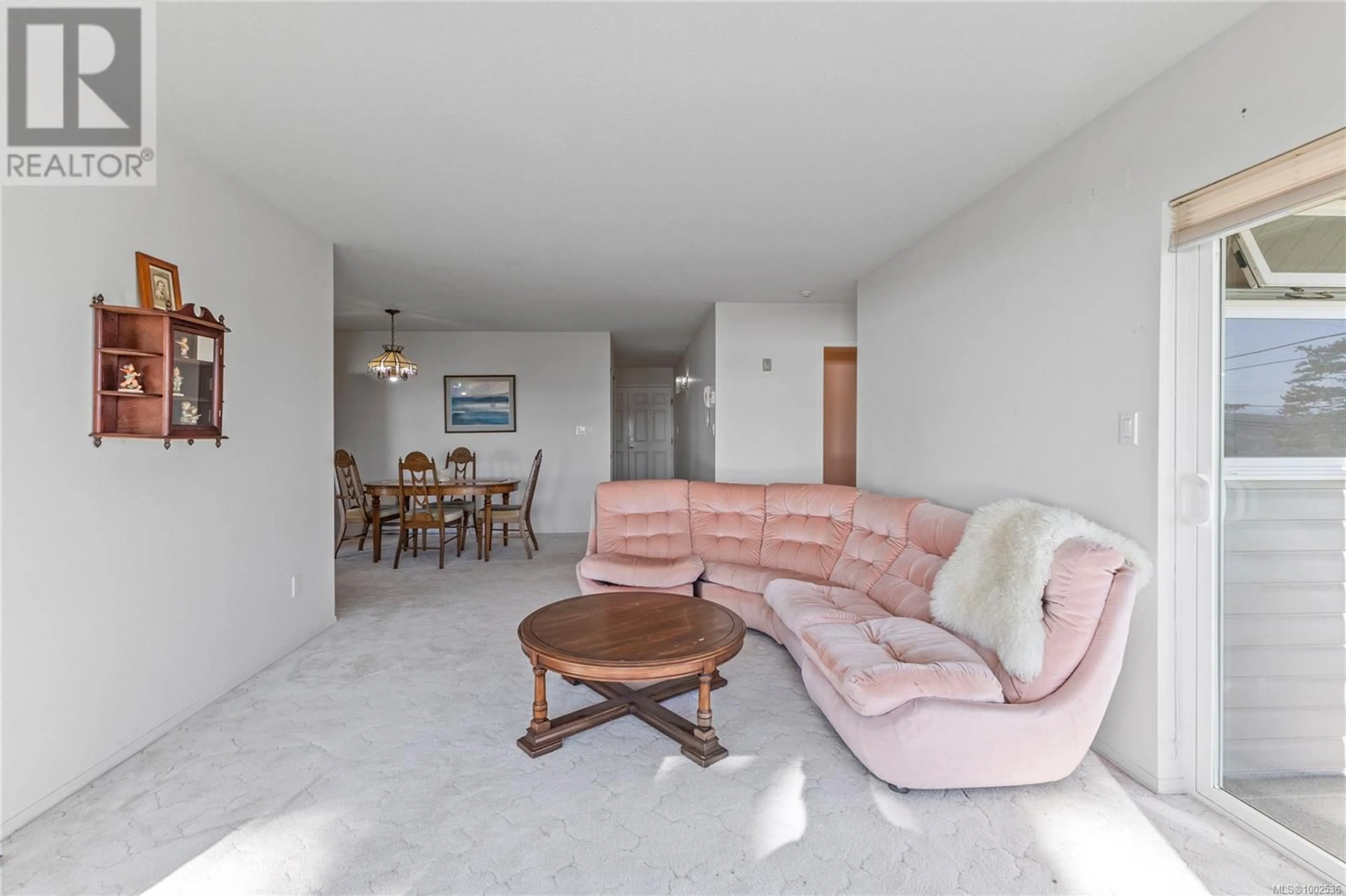 Living room with furniture, unknown for 204A - 650 ISLAND HIGHWAY SOUTH, Campbell River British Columbia V9W1A6