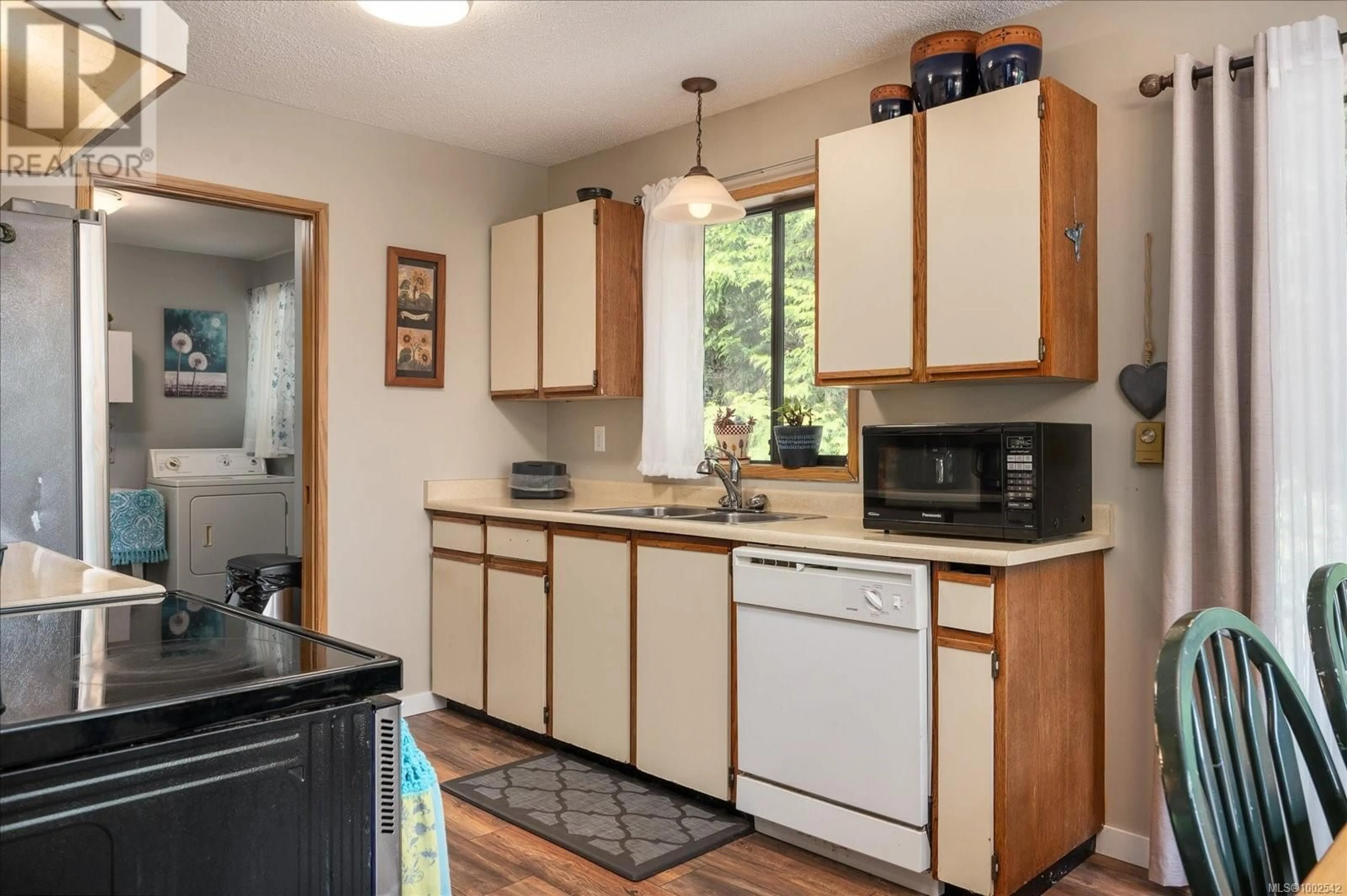 Standard kitchen, unknown for 6064 NELSON ROAD, Nanaimo British Columbia V9T5N8