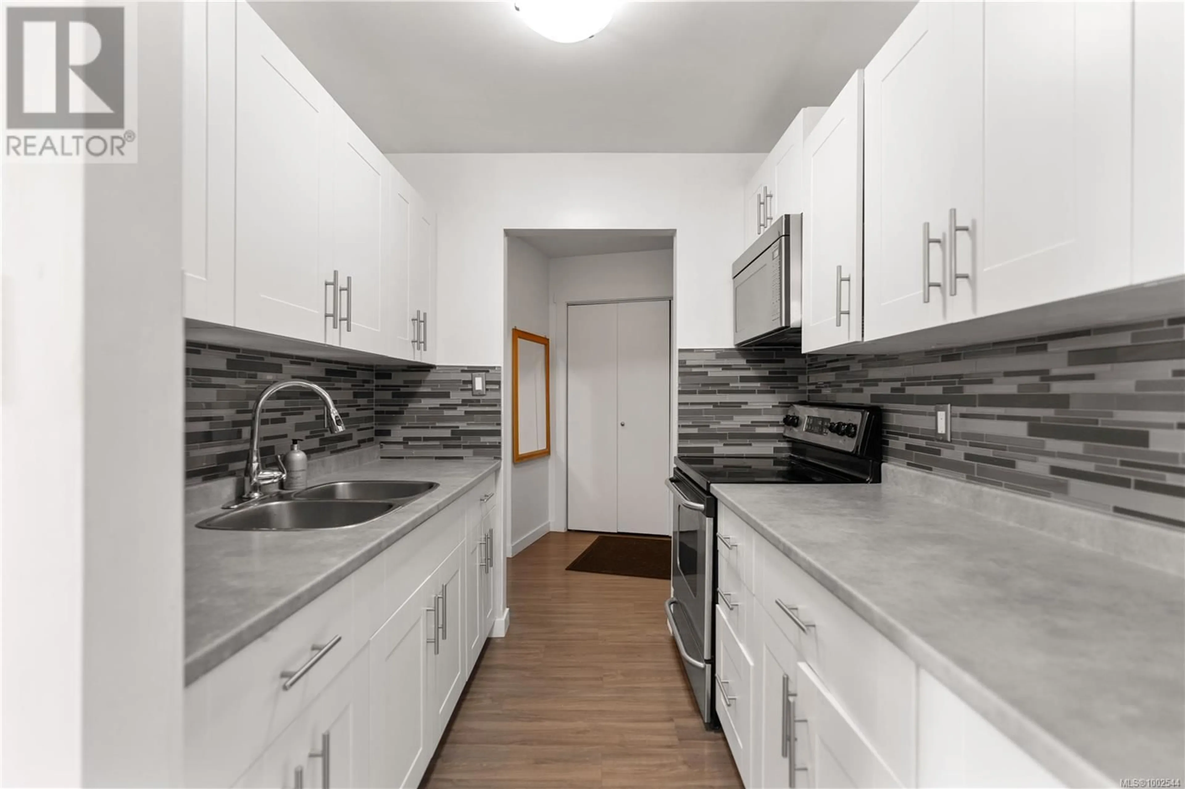 Standard kitchen, unknown for 303 - 848 ESQUIMALT ROAD, Esquimalt British Columbia V9A6W9