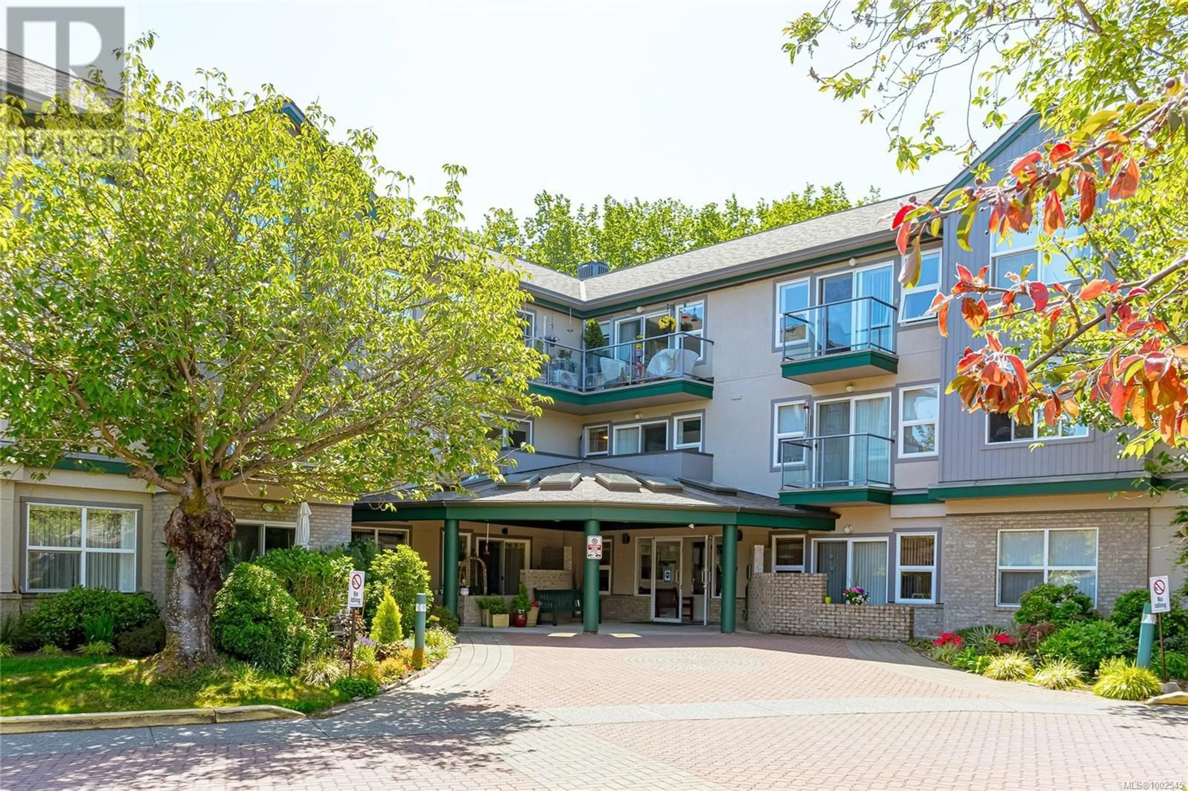 Unknown for 215 - 1485 GARNET ROAD, Saanich British Columbia V8P5T5