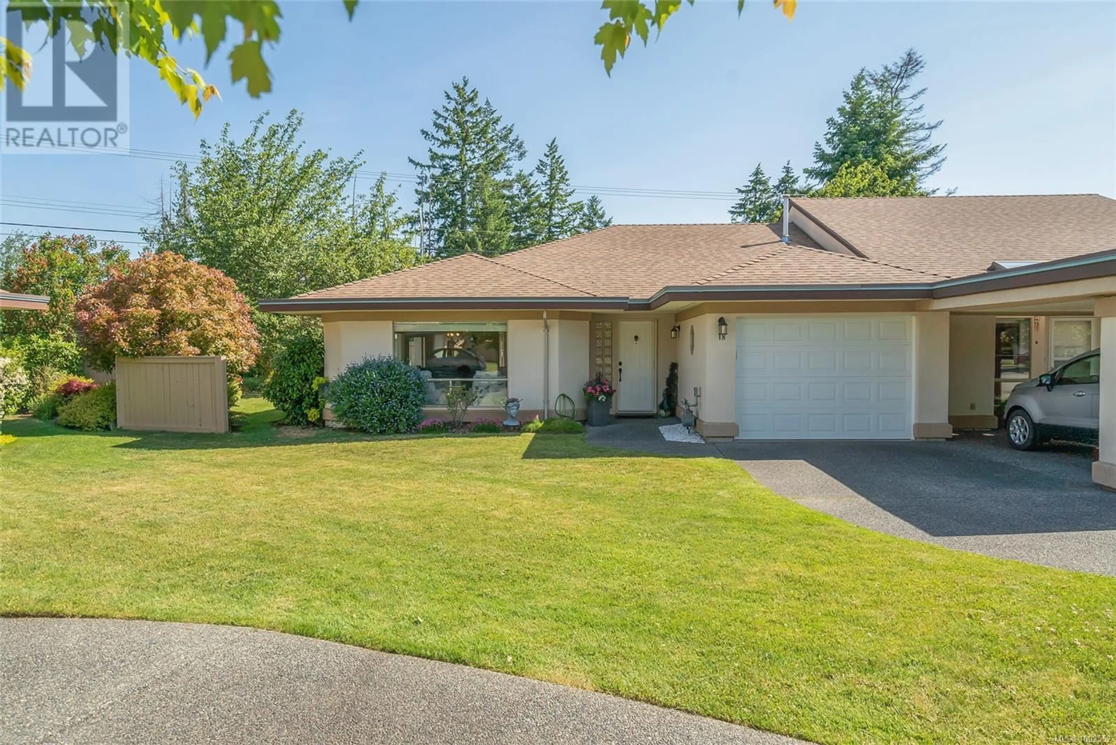 Home with vinyl exterior material, street for 18 - 310 PYM STREET NORTH, Parksville British Columbia V9P2P4
