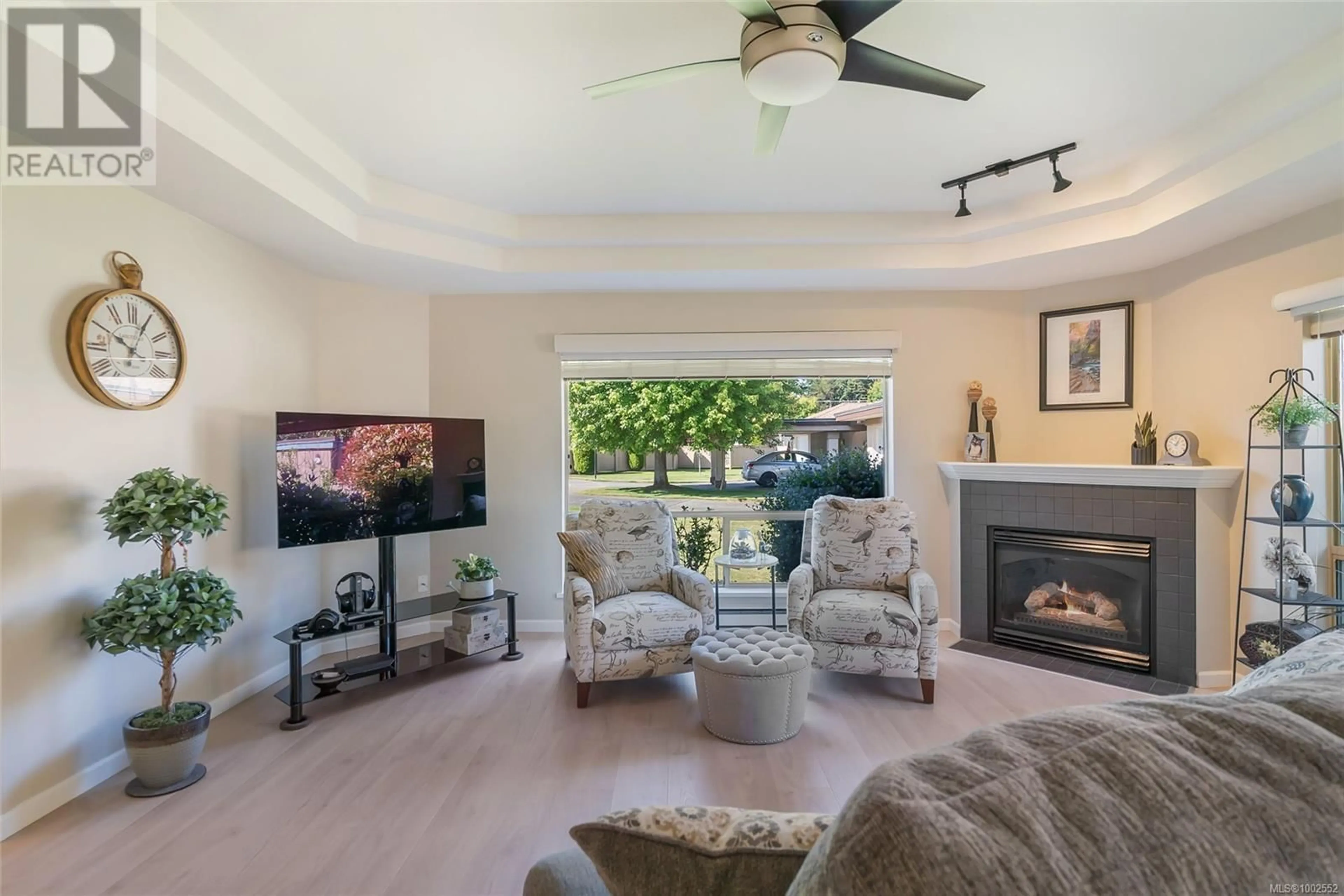Living room with furniture, unknown for 18 - 310 PYM STREET NORTH, Parksville British Columbia V9P2P4