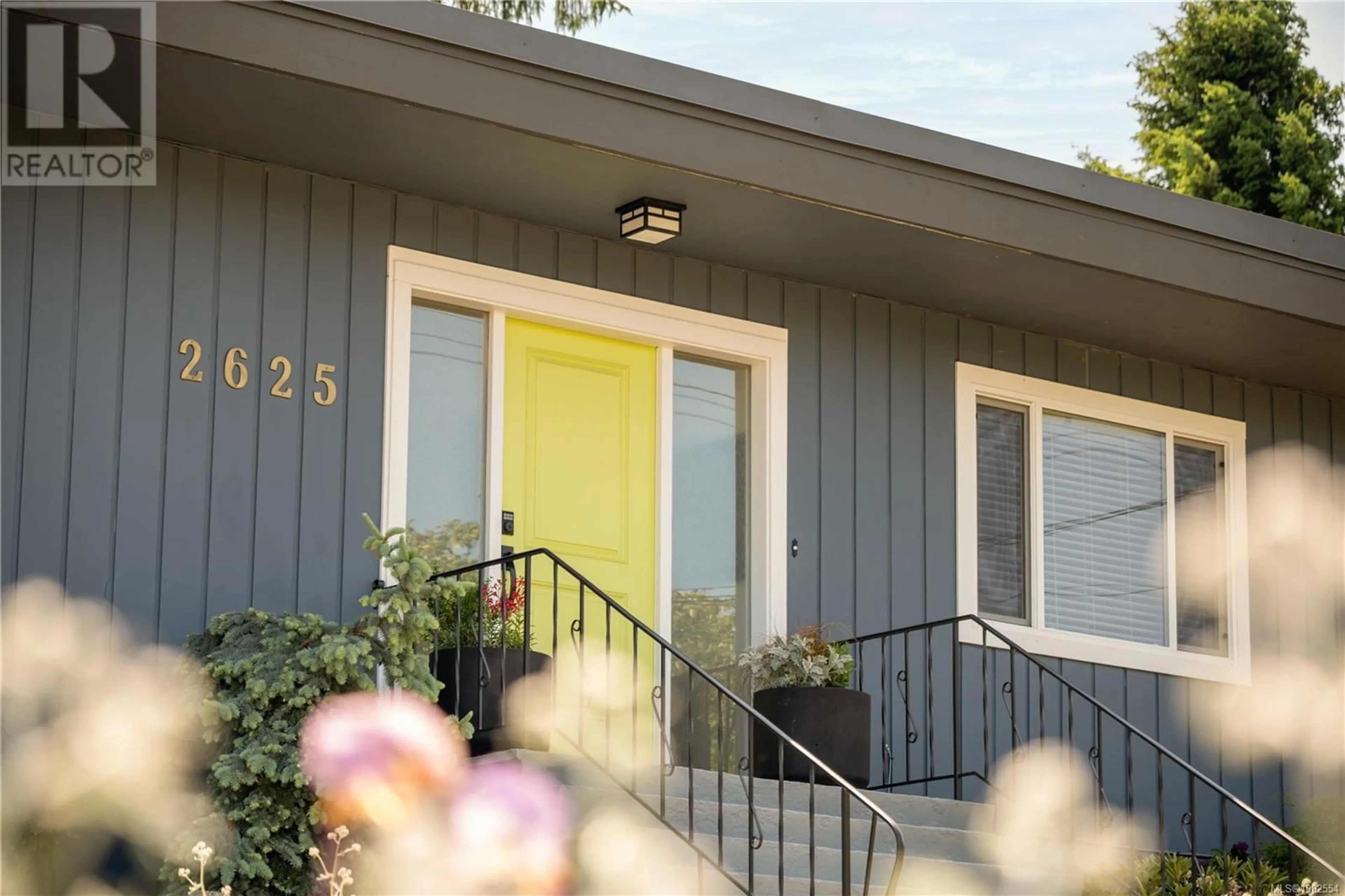 Home with vinyl exterior material, street for 2625 LYNBURN CRESCENT, Nanaimo British Columbia V9S3T7