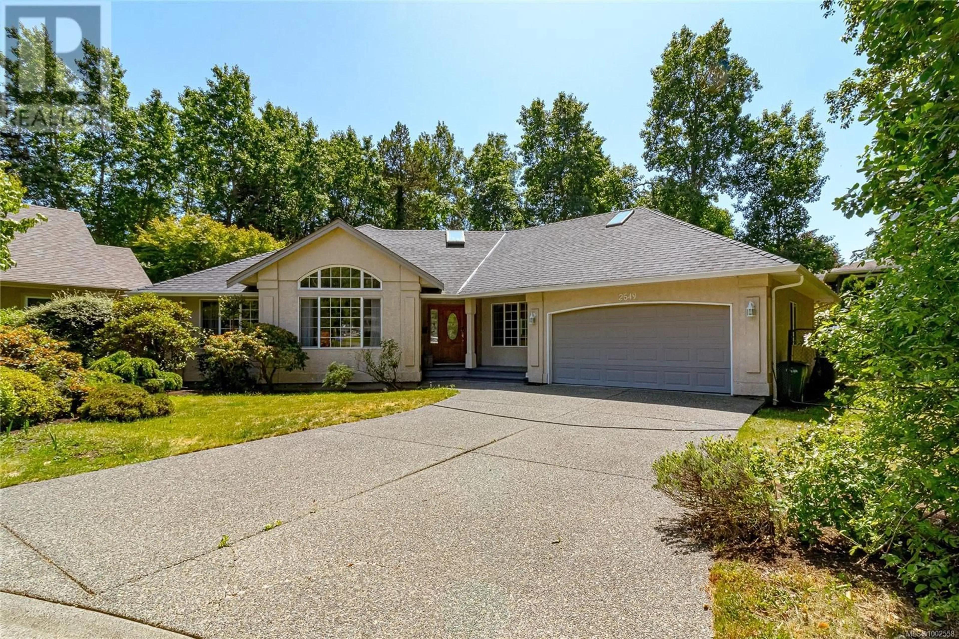 Home with vinyl exterior material, street for 2549 ANNABERN CRESCENT, Saanich British Columbia V8N5E9