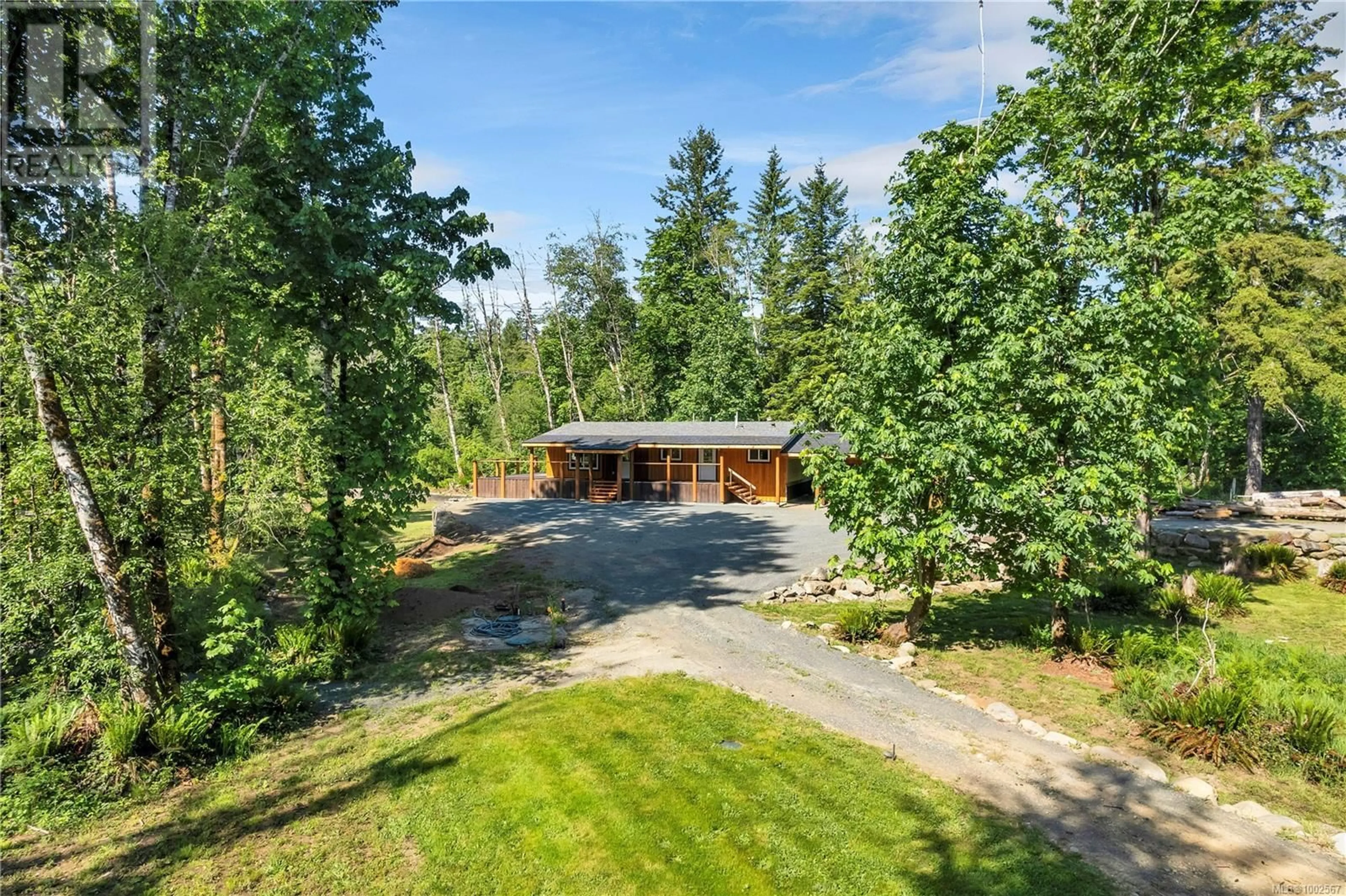 A pic from outside/outdoor area/front of a property/back of a property/a pic from drone, unknown for 3785 WOODHUS ROAD, Campbell River British Columbia V9H1B3