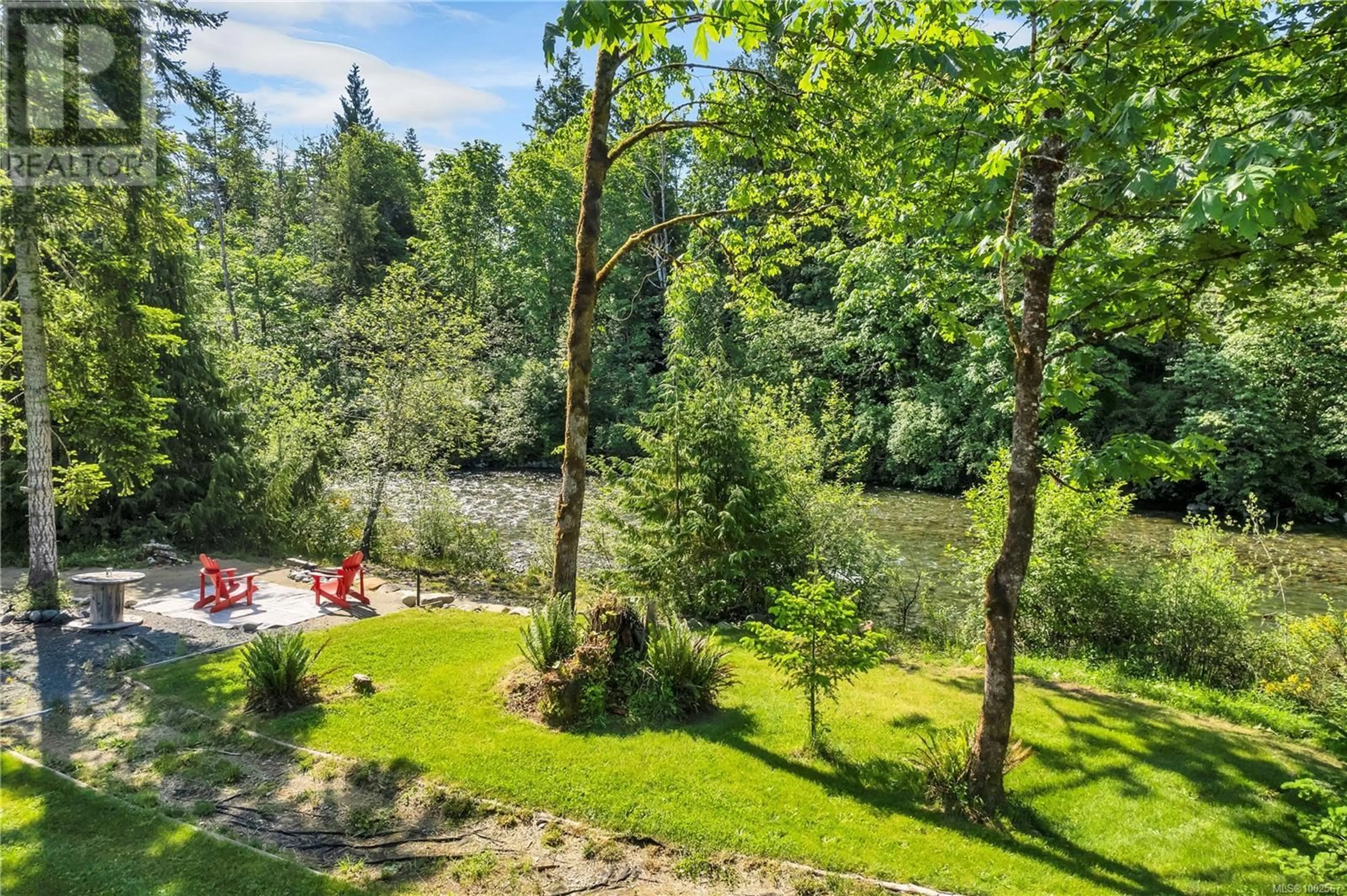 A pic from outside/outdoor area/front of a property/back of a property/a pic from drone, forest/trees view for 3785 WOODHUS ROAD, Campbell River British Columbia V9H1B3
