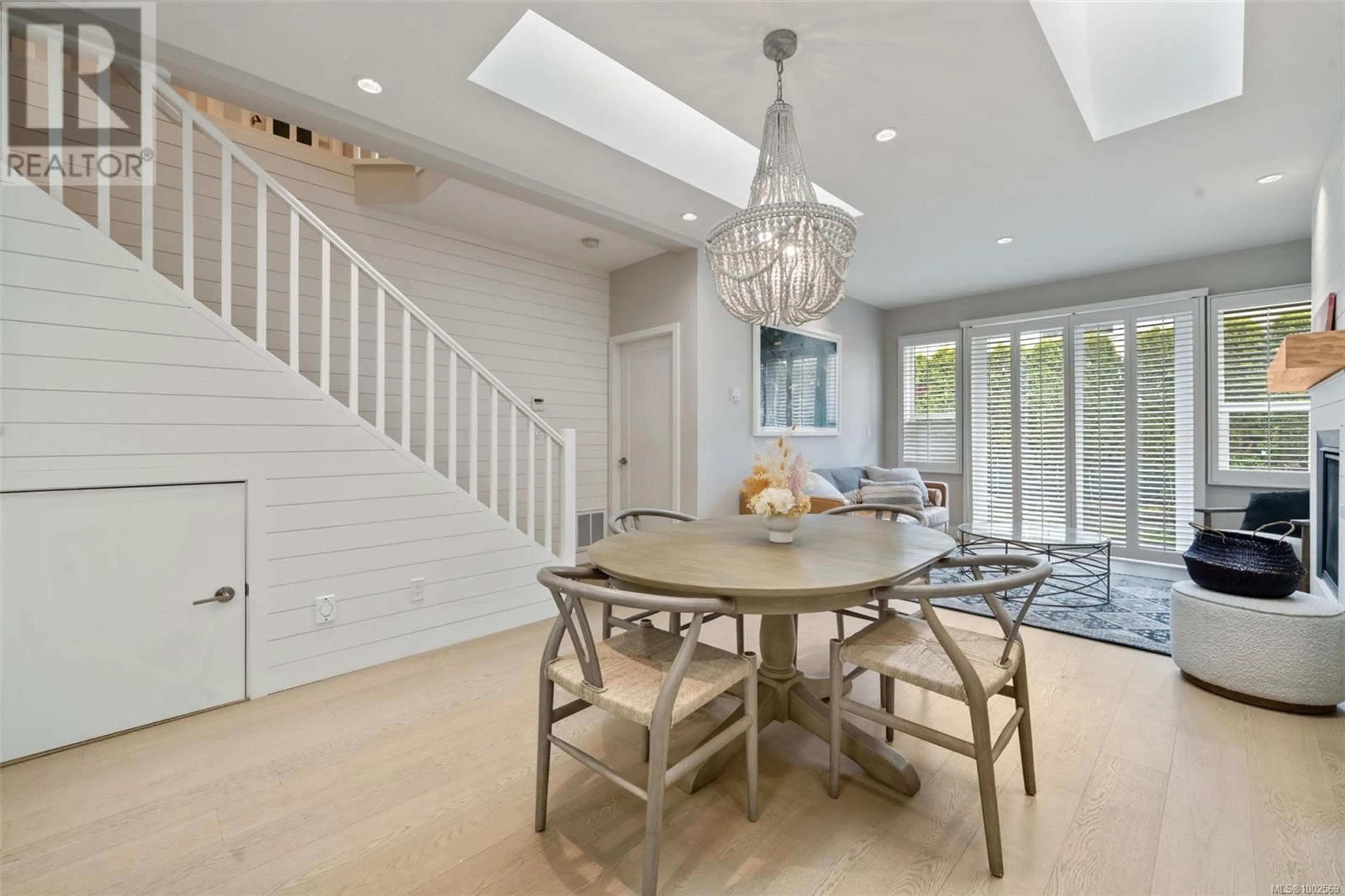 Dining room, unknown for 2 - 10490 RESTHAVEN DRIVE, Sidney British Columbia V8L3H7