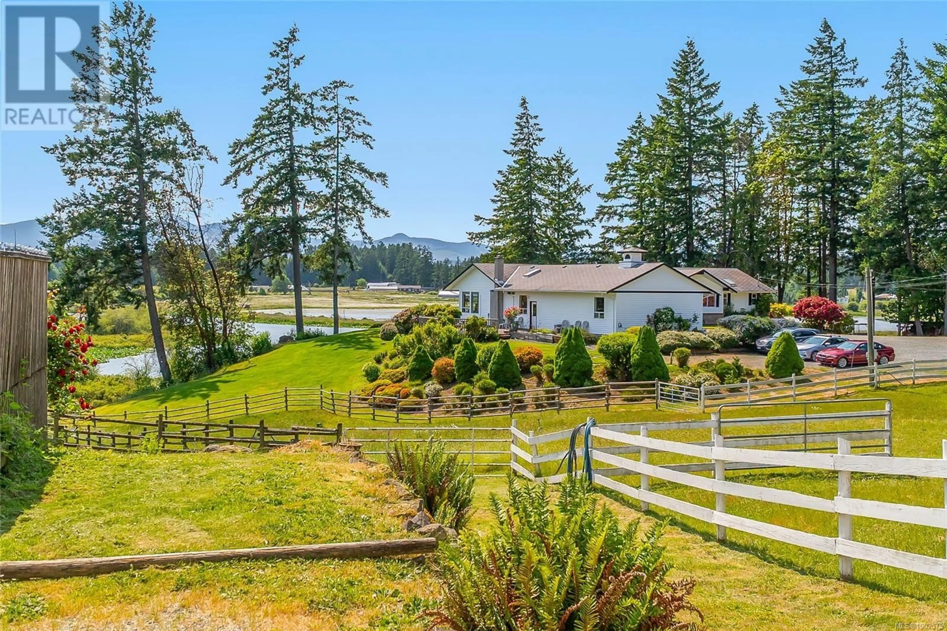 A pic from outside/outdoor area/front of a property/back of a property/a pic from drone, water/lake/river/ocean view for 2551 BRAUN ROAD, Nanaimo British Columbia V9X1W5